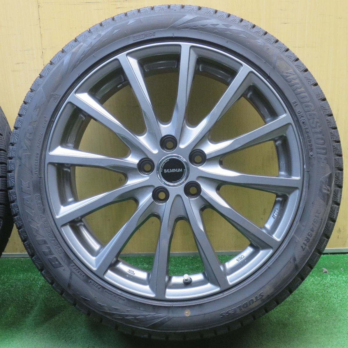 バリ溝！23年！キレイ！9.5分★レガシィ 等 215/45R17 スタッドレス ブリヂストン ブリザック VRX3 BALMINUM AR12 バルミナ 17インチ PCD100/5H★6051205NJス