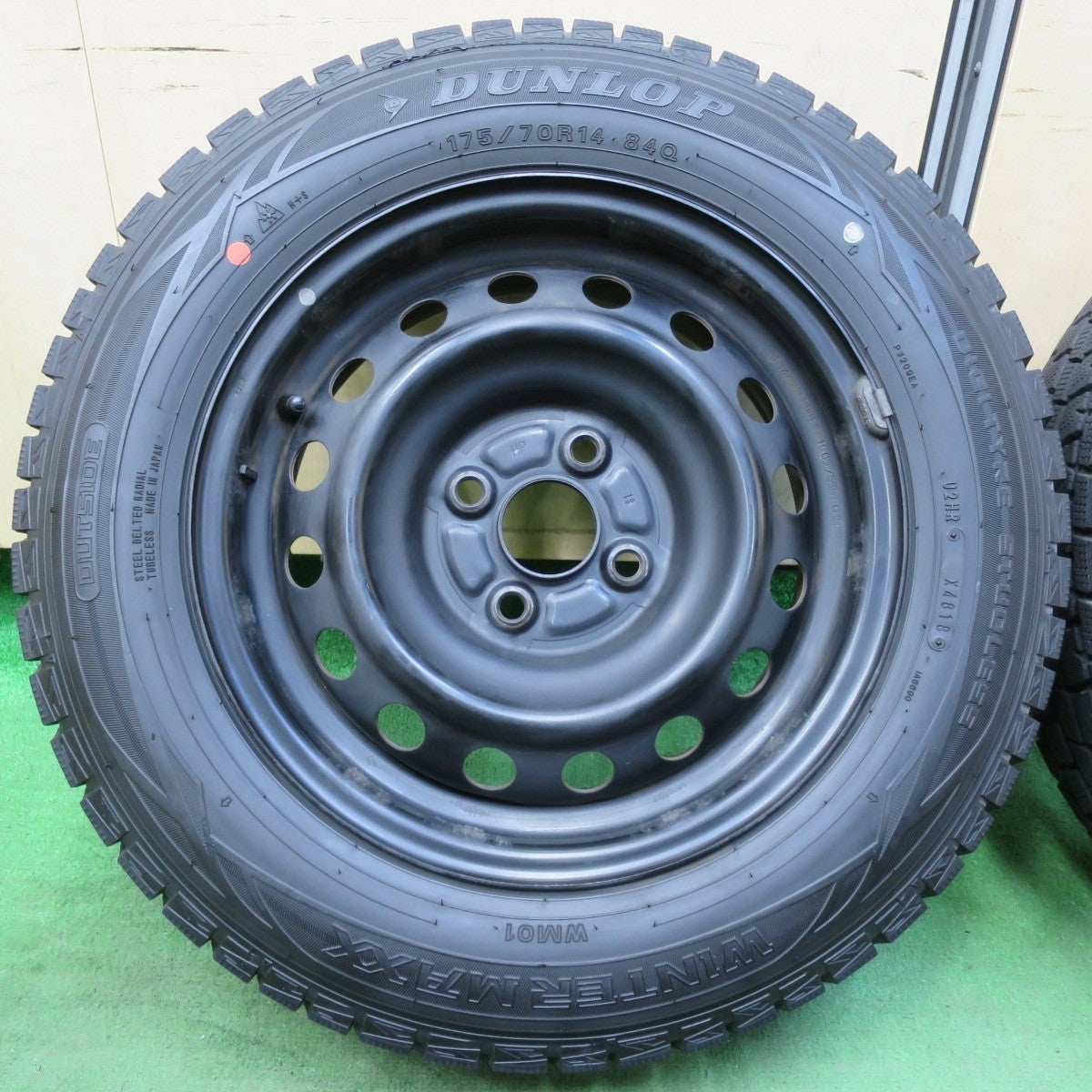 バリ溝！9.5分★スタッドレス 175/70R14 ダンロップ ウインターマックス WM01 スチール ホイール 14インチ PCD100/4H★5031207イス