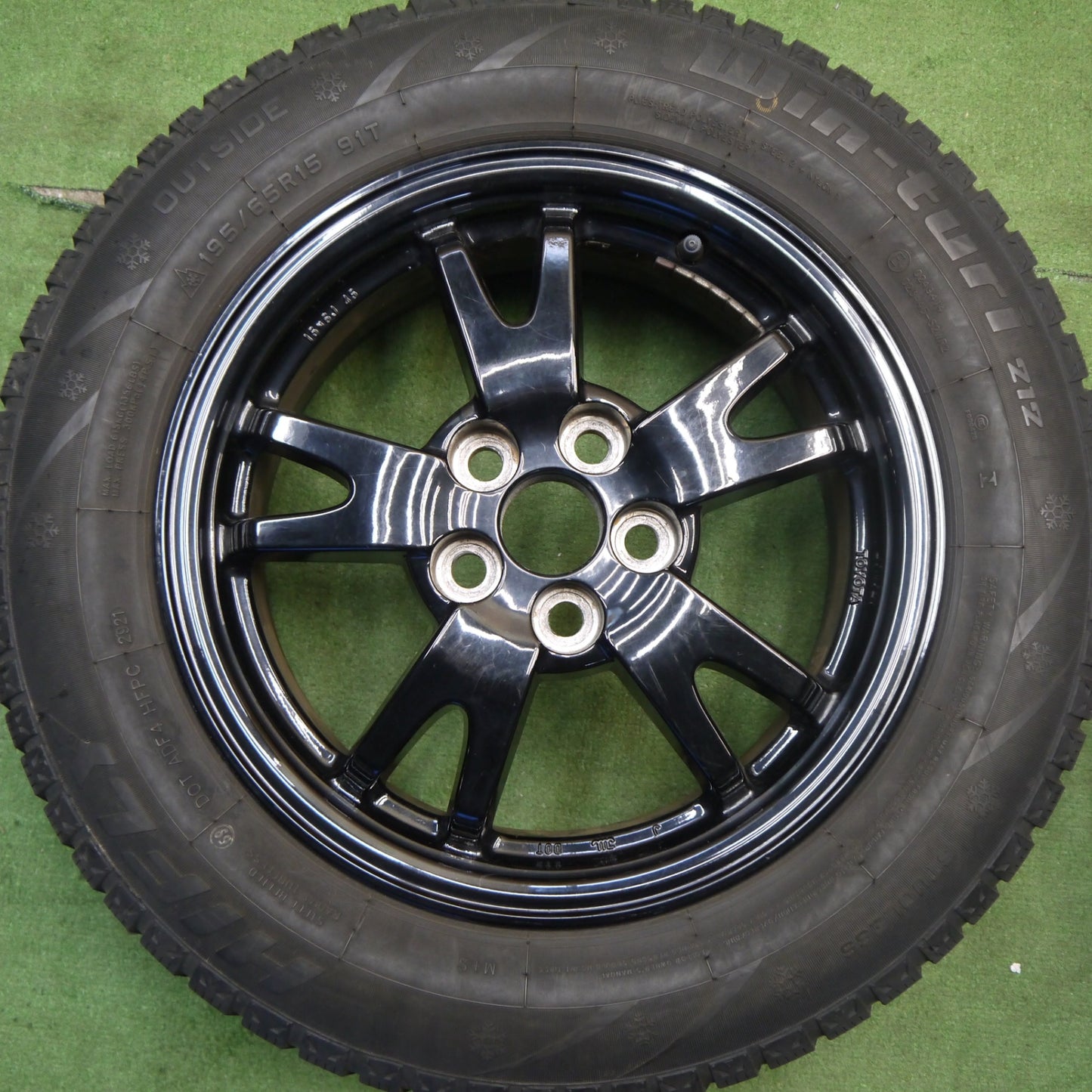 4本価格★トヨタ 30系 プリウス 純正 195/65R15 スタッドレス ハイフライ win-turi 212 15インチ PCD100/5H★6050102Hス