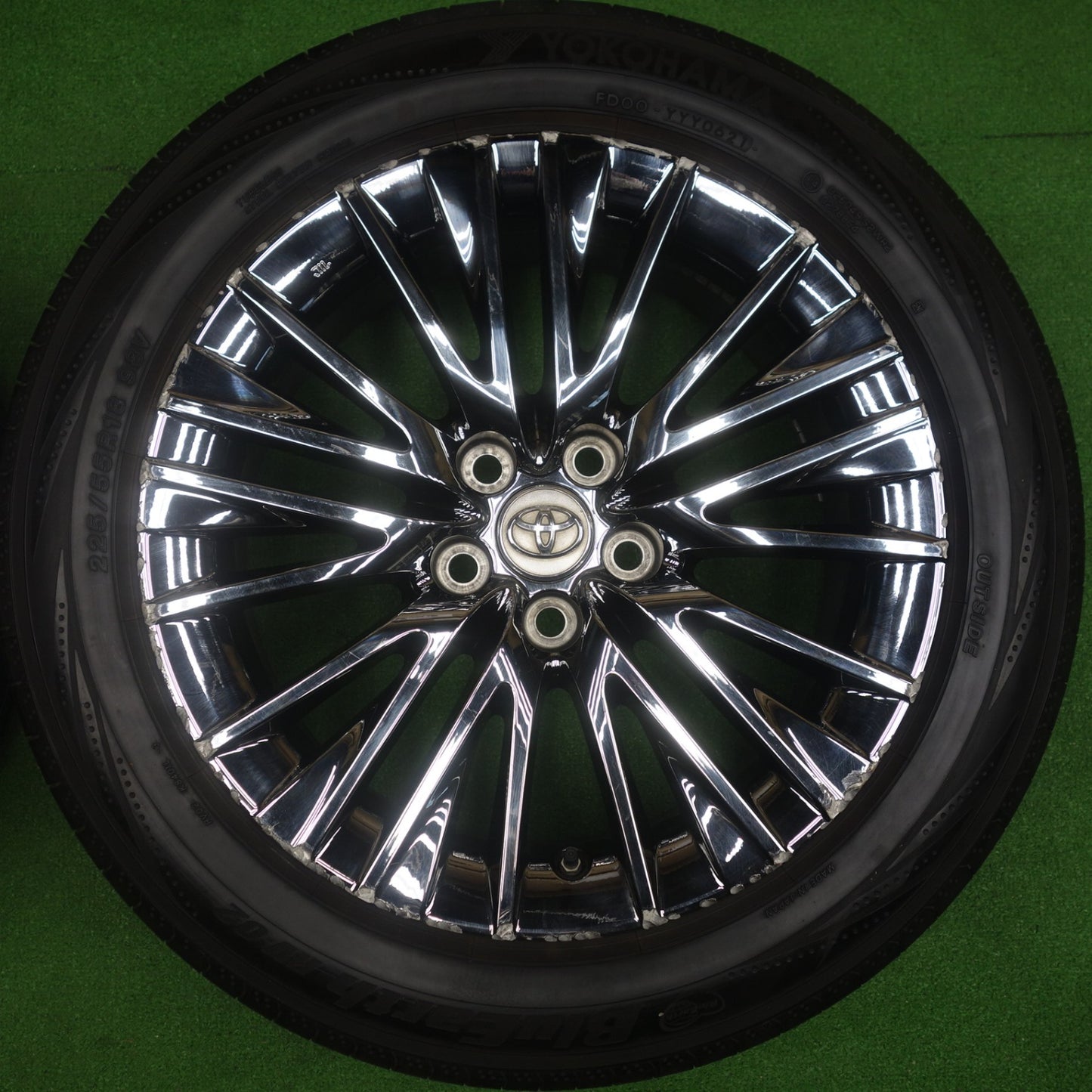 バリ溝！9.5分★トヨタ 220系 クラウン Gエグゼクティブ 純正 225/55R18 ヨコハマ ブルーアース RV-02 18インチ PCD114.3/5H★6041504KTノ