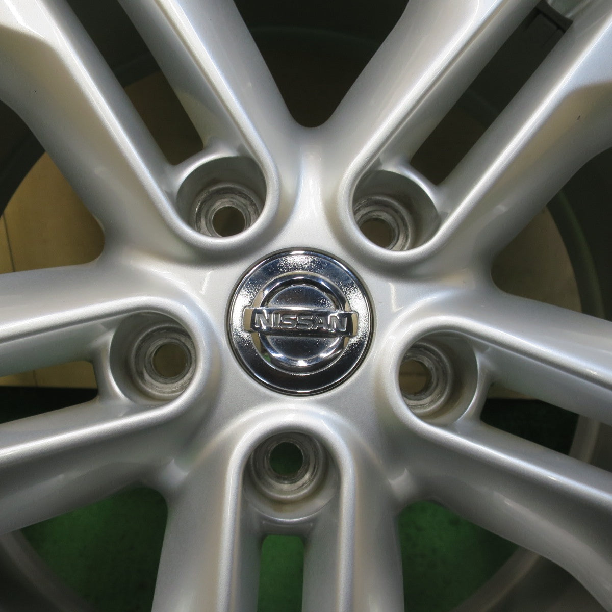 キレイ★日産 T31 エクストレイル 純正 225/60R17 ハイフライ VIGOROUS HT601 HIGHWAY TERRAIN 17インチ PCD114.3/5H★6021111イノ