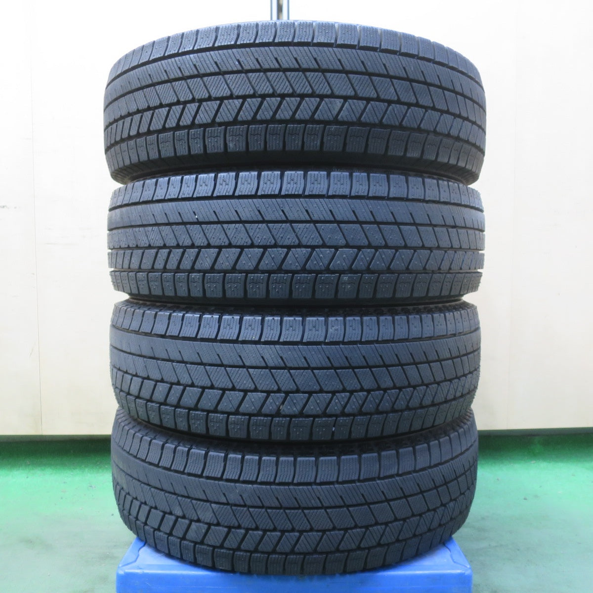 バリ溝！9.5分以上◎スタッドレス 185/65R15 ブリヂストン ブリザック VRX3 タイヤ 15インチ フリード シエンタ プリウス 等◎6092512イスタ
