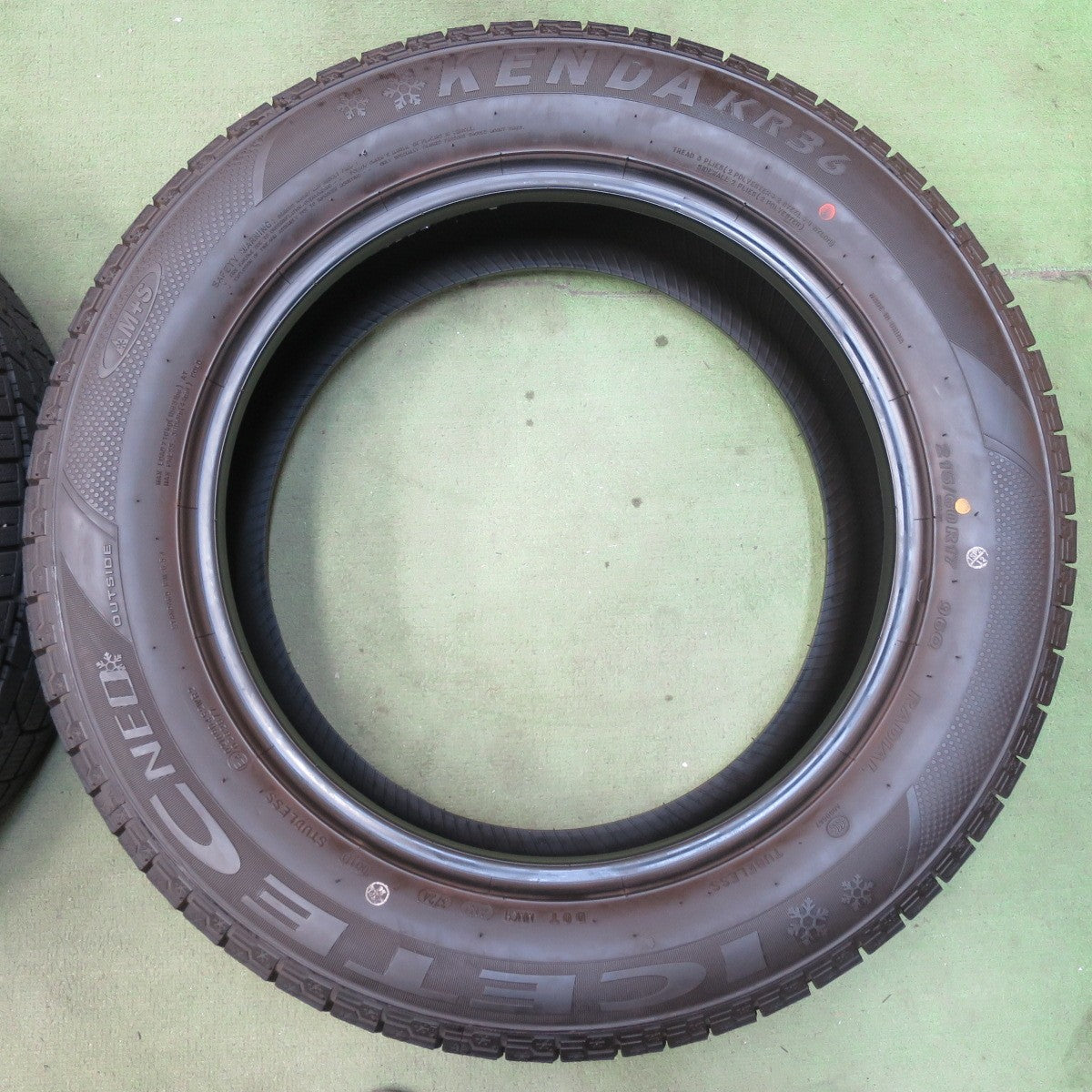 バリ溝！24年！ほぼ10分★スタッドレス 215/60R17 ケンダ KR36 アイステック ネオ タイヤ 17インチ アルファード ヴェルファイア C-HR 等★5111414イスタ