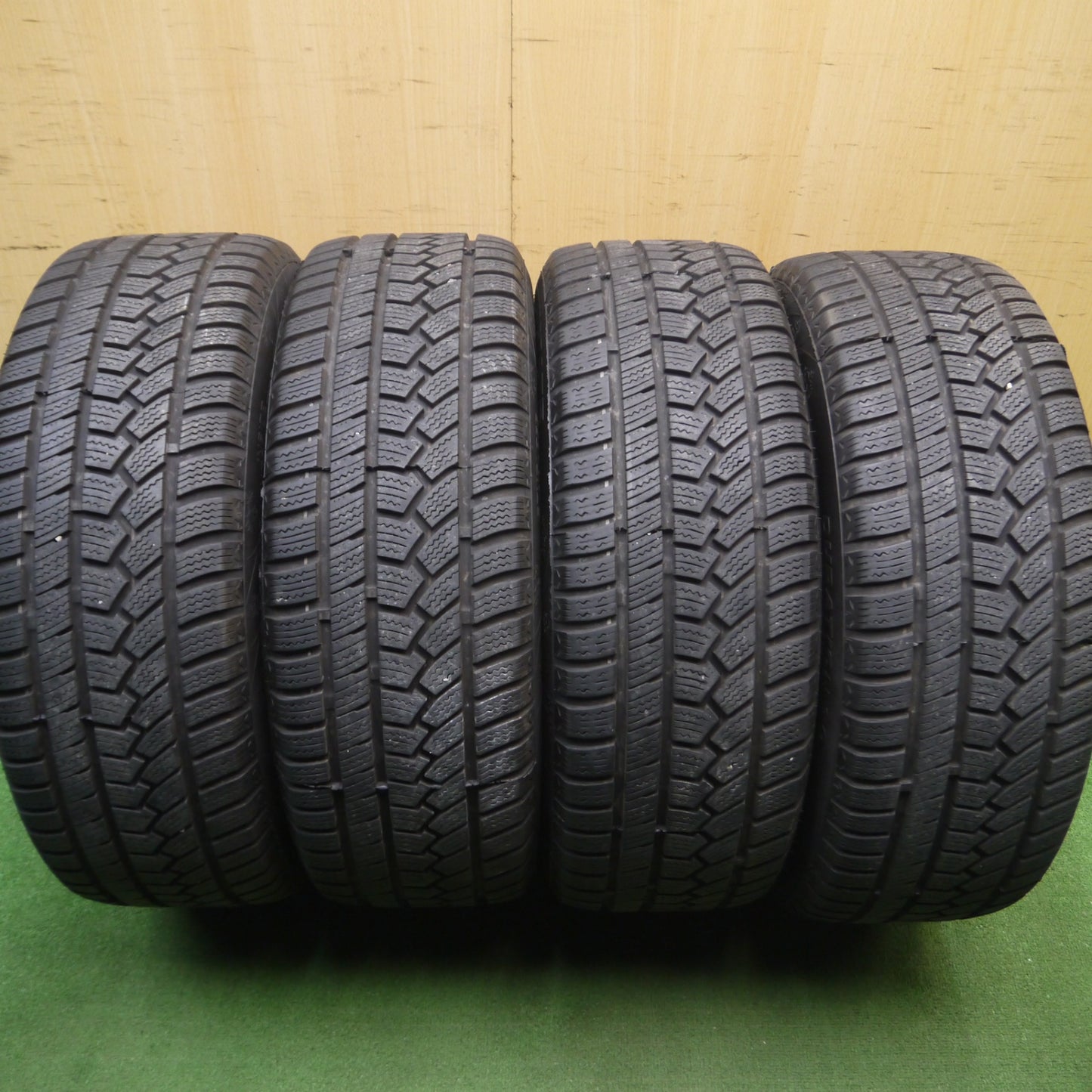 [送料無料] バリ溝！キレイ！9.5分★スタッドレス 215/55R17 インターステート DURATION30 LeyBahn GBX レイバーン 17インチ PCD114.3/5H★5030508Hス
