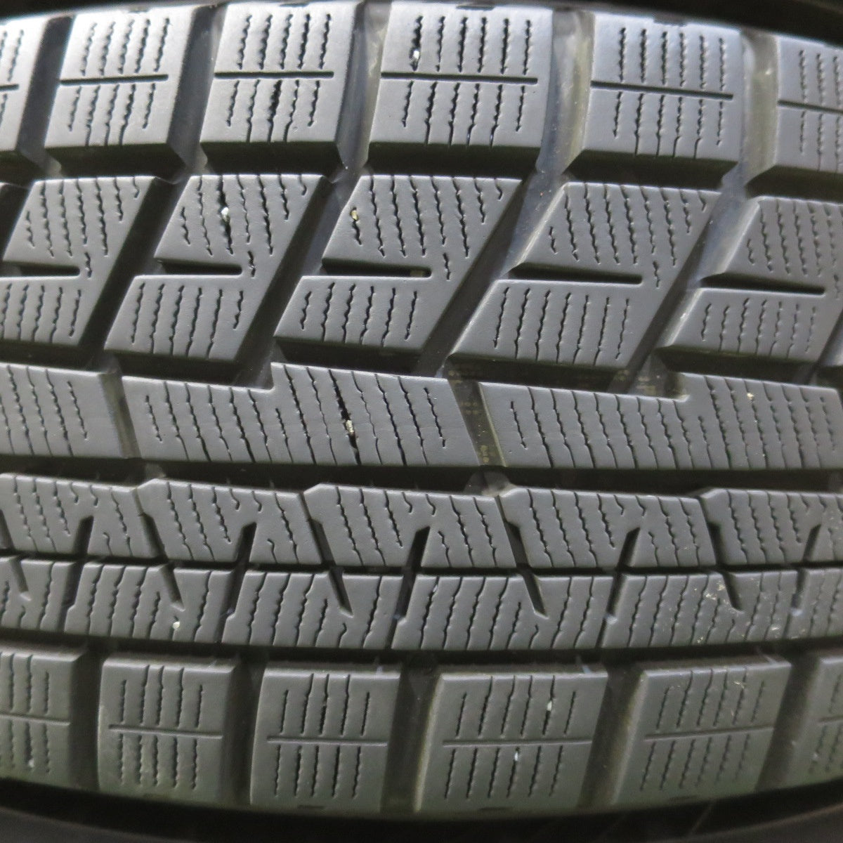 バリ溝！9.5分◎LOXARNY SPORT 195/65R16 スタッドレス ヨコハマ アイスガード iG60 ロクサーニ スポーツ 16インチ PCD100/4H◎6083114イス