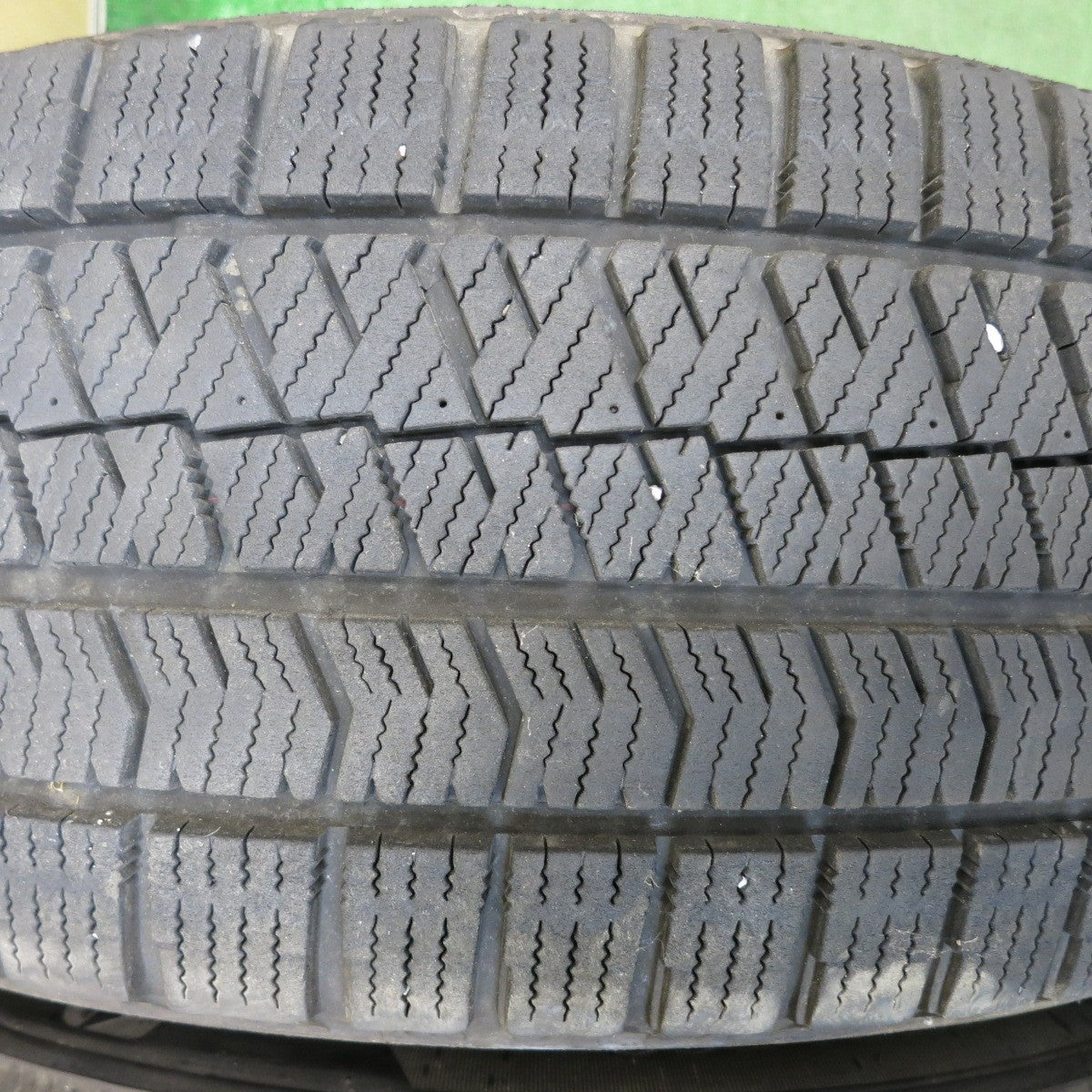 バリ溝！キレイ！8.5分★スタッドレス 215/65R16 ブリヂストン ブリザック VRX2 BALMINUM GR6 バルミナ 16インチ PCD114.3/5H★6053009HAス