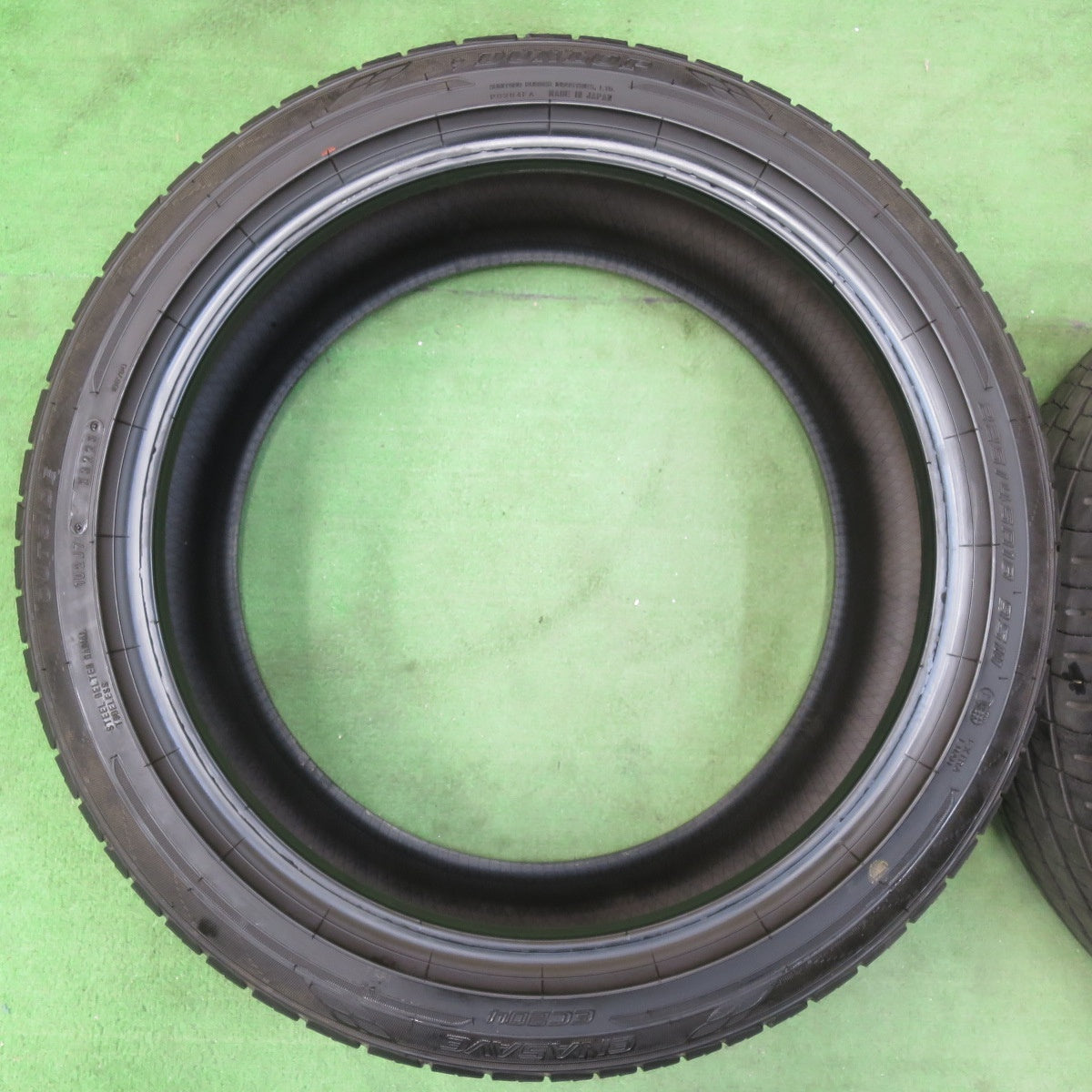[送料無料] バリ溝！23年！9.5分★225/45R18 ダンロップ エナセーブ EC204 タイヤ 18インチ カムリ クラウン プリウスα オデッセイ レヴォーグ 等★5022106イノタ