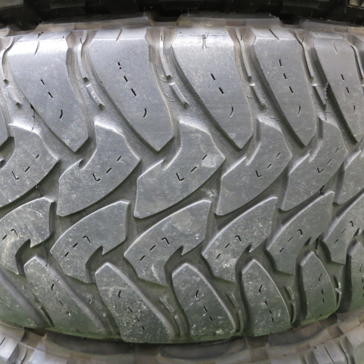 バリ溝！22年！9.5分★MKW M-19 35×12.50R20 コンフォーサー CF3000 トーヨー M/T オープンカントリー 20インチ PCD139.7/6H★5091001ナノ