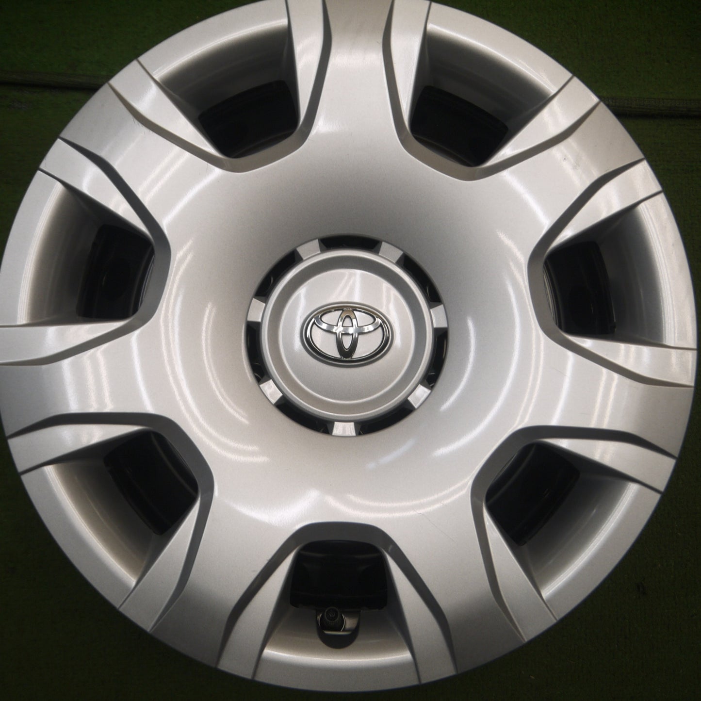 *送料無料* 新車外し★トヨタ 200系 ハイエース 純正 スチール ホイール 15インチ 15×6J PCD139.7/6H★4062502Hホ