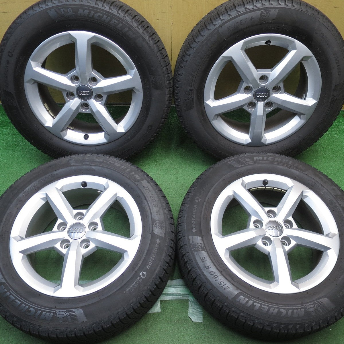 バリ溝！キレイ！8.5分◎アウディ Q2 純正 215/60R16 スタッドレス ミシュラン X-ICE3+ 16インチ PCD112/5H◎6092901NJス