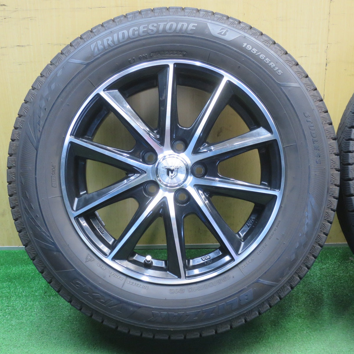 バリ溝！22年！キレイ！9分★プリウス 等 195/65R15 スタッドレス ブリヂストン ブリザック VRX3 JP-STYLE MONZA JPスタイル 15インチ PCD100/5H★6042901NJス