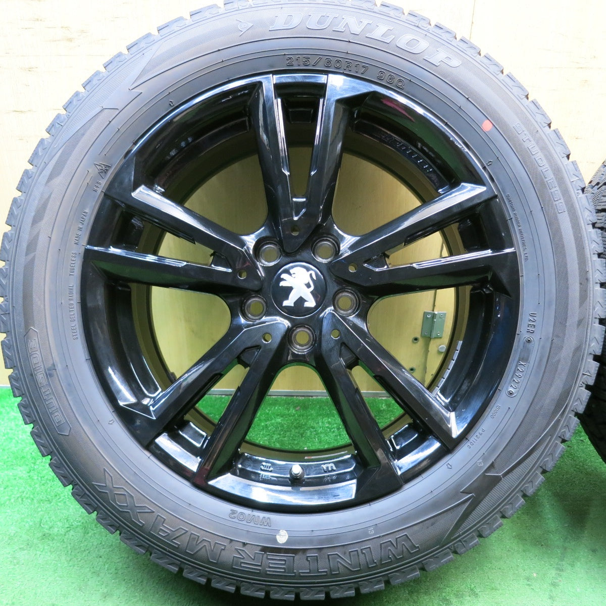 バリ溝！24年！9.5分★プジョー 3008 等 EUROTECH GAYA SOLI 215/60R17 スタッドレス ダンロップ ウインターマックス WM02 ユーロテック ガヤ ソリ PCD108/5H★5081402HAス