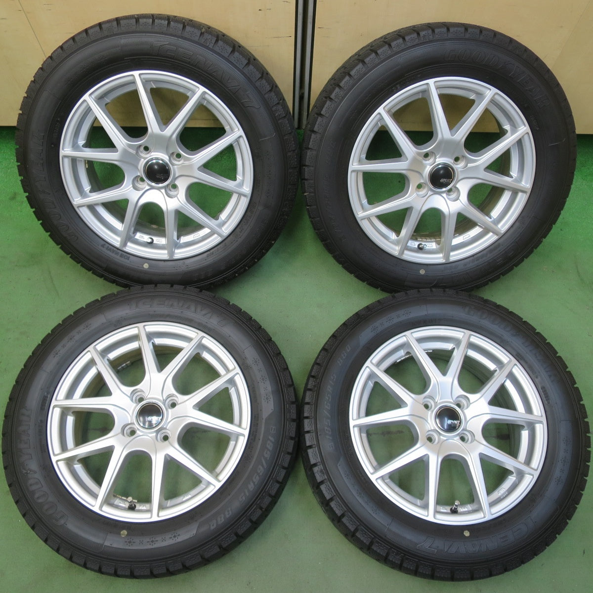 バリ溝！25年！キレイ！ほぼ10分★スタッドレス 185/65R15 グッドイヤー アイスナビ7 SPORT DAISY スポルト デイジー 15インチ PCD100/4H★6060907イス