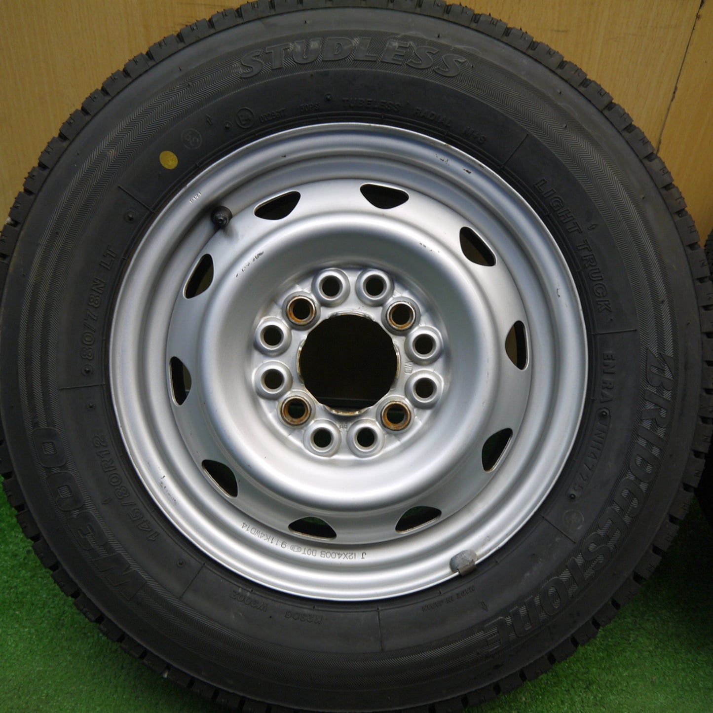 ほぼ未使用！25年★スタッドレス 145/80R12 80/78N ブリヂストン W300 スチール ホイール 12インチ PCD100 110 114.3/4H マルチ★6040312Hス