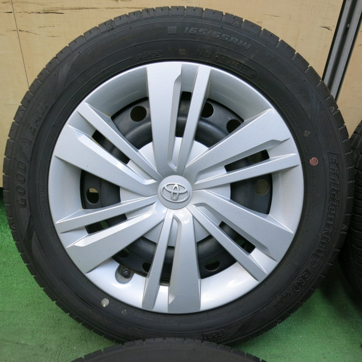 バリ溝！23年！9.5分★トヨタ ルーミー 純正 スチール 165/65R14 グッドイヤー EfficientGrip ECO hybrid 14インチ PCD100/4H★5053015SYノ