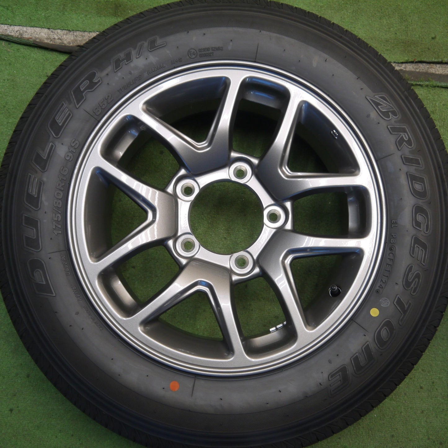 新車外し！24年◎スズキ JB64 ジムニー 純正 175/80R16 ブリヂストン デューラー H/L 852 DUELER 16インチ PCD139.7/5H◎6072805Hノ