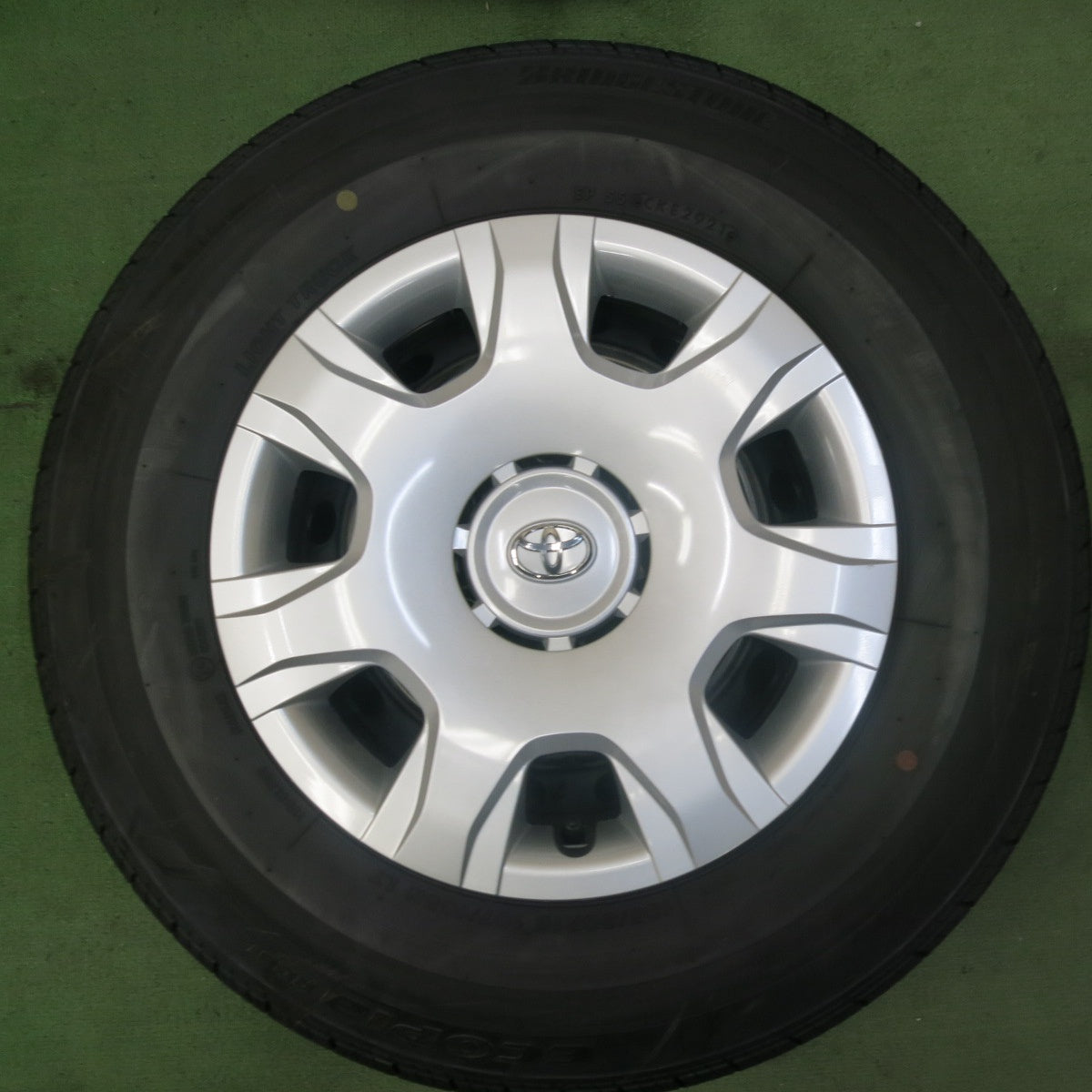 新車外し！21年★トヨタ 200系 ハイエース 純正 スチール 195/80R15 107/105N ブリヂストン エコピア RD613 15インチ PCD139.7/6H★5100404SKノ