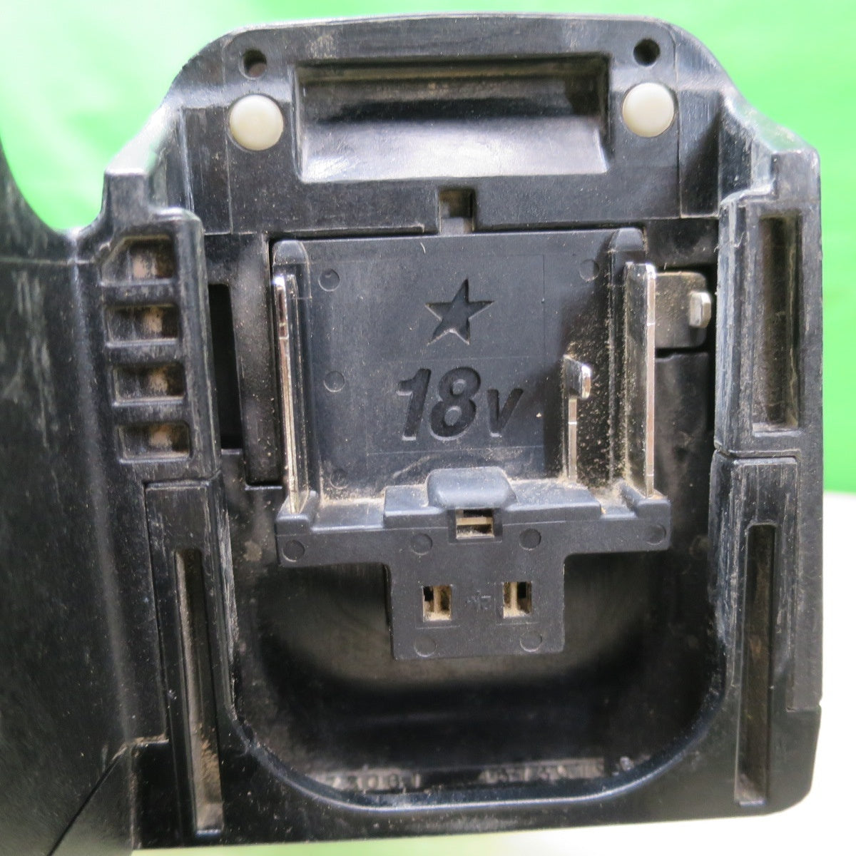 [送料無料] ☆マキタ 165mm 充電式 マルノコ HS631D 18V コードレス 本体のみ 切断機 丸のこ 電動 工具 makita☆