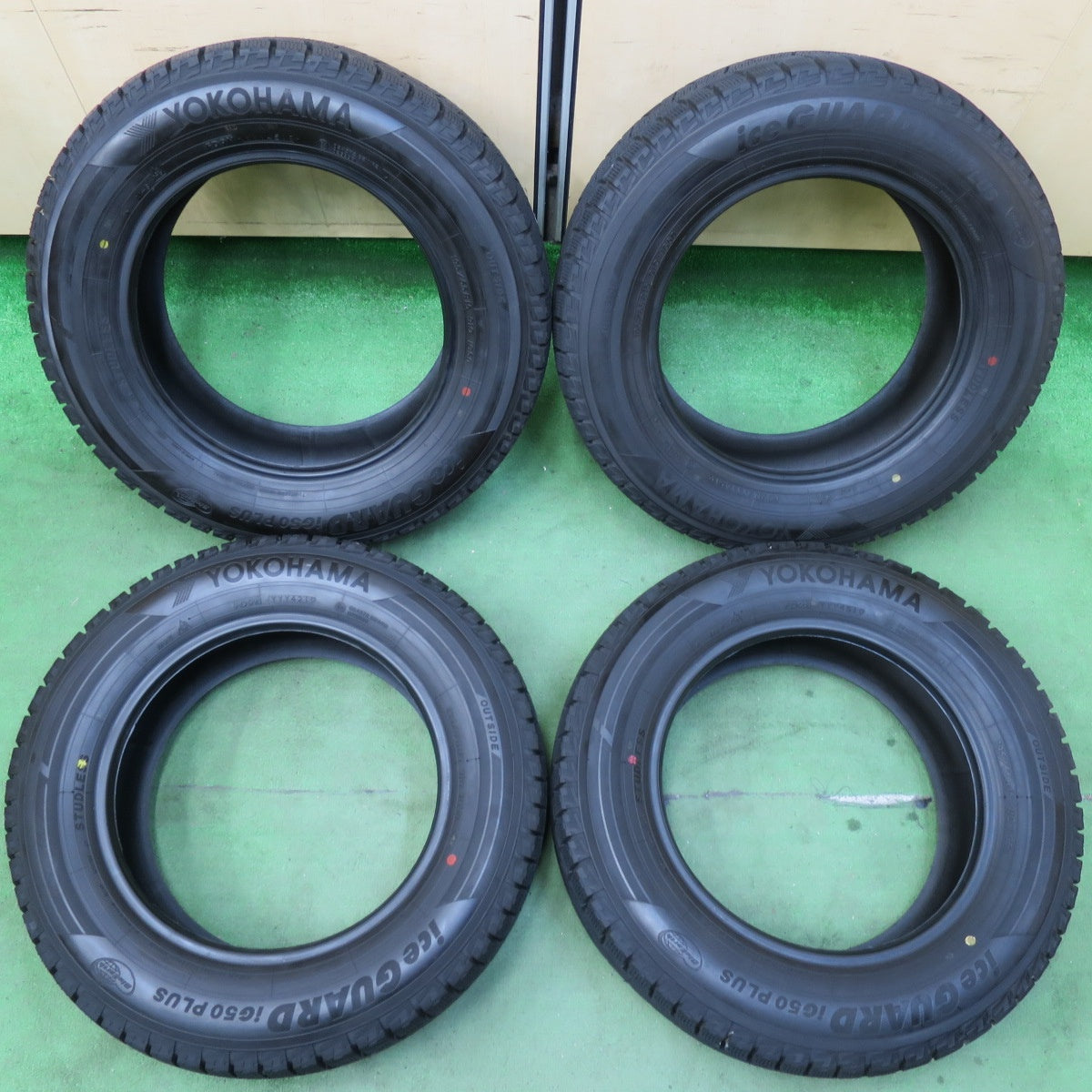 [送料無料] バリ溝！ほぼ10分★スタッドレス 195/65R15 ヨコハマ アイスガード iG50 プラス タイヤ 15インチ プリウス ノア ヴォクシー 等★5021405イスタ