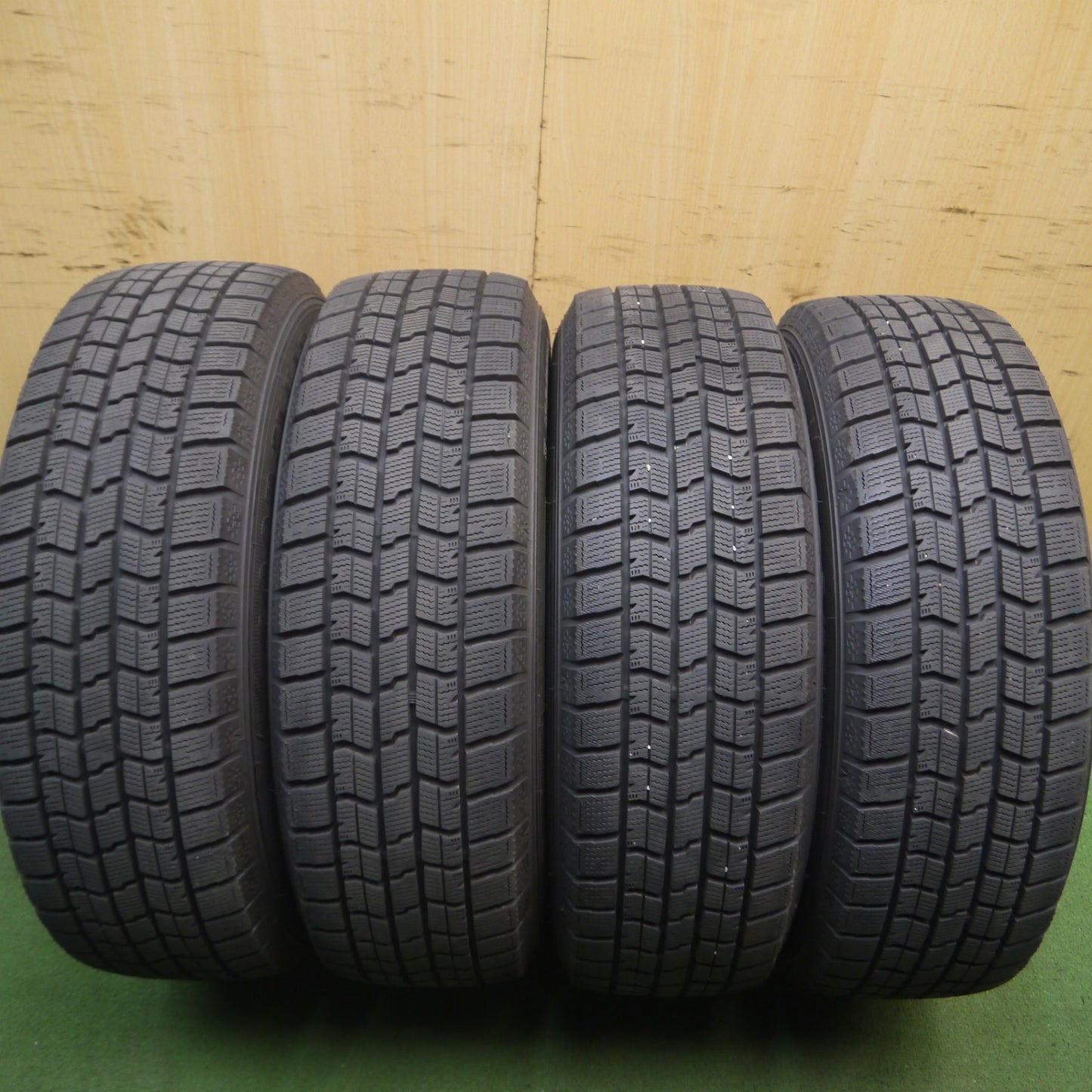 *送料無料* バリ溝！22年！キレイ！9.5分★スタッドレス 195/65R16 グッドイヤー アイスナビ7 ravrion RS01 ラブリオン 16インチ PCD100/5H★4043006Hス