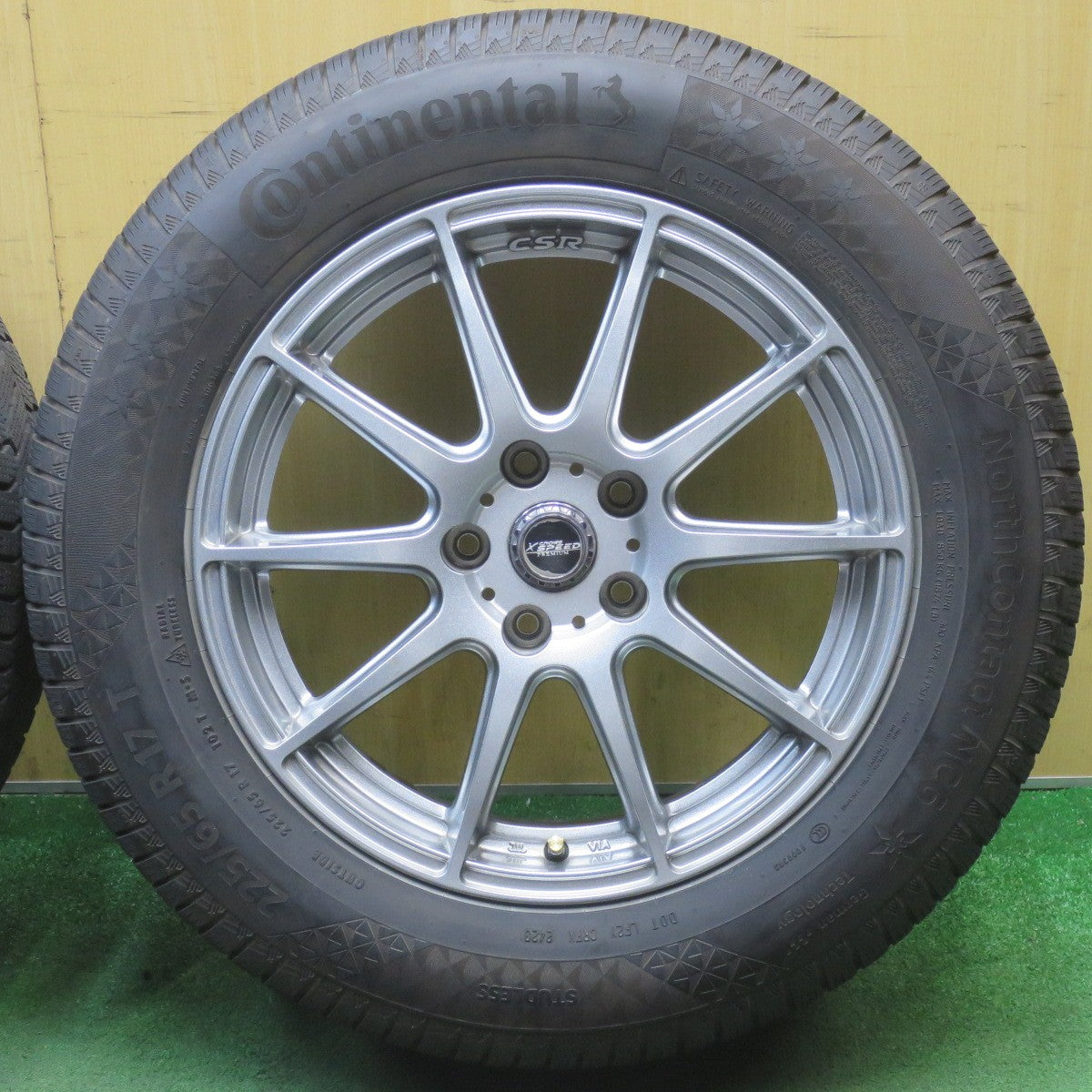 バリ溝！23年！キレイ！9.5分★スタッドレス 225/65R17 コンチネンタル ノースコンタクト NC6 X CROSS SPEED PREMIUM クロススピード プレミアム 17インチ PCD114.3/5H★6051909NJス