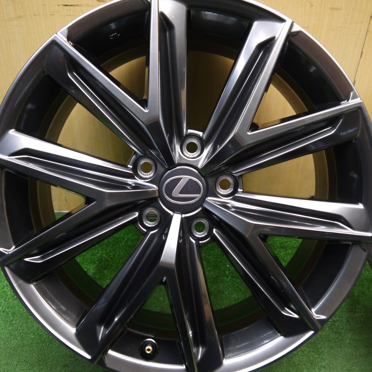 新車外し★レクサス LBX リラックス Relax 純正 ホイール 18インチ 18×7J PCD114.3/5H★5081216Hホ