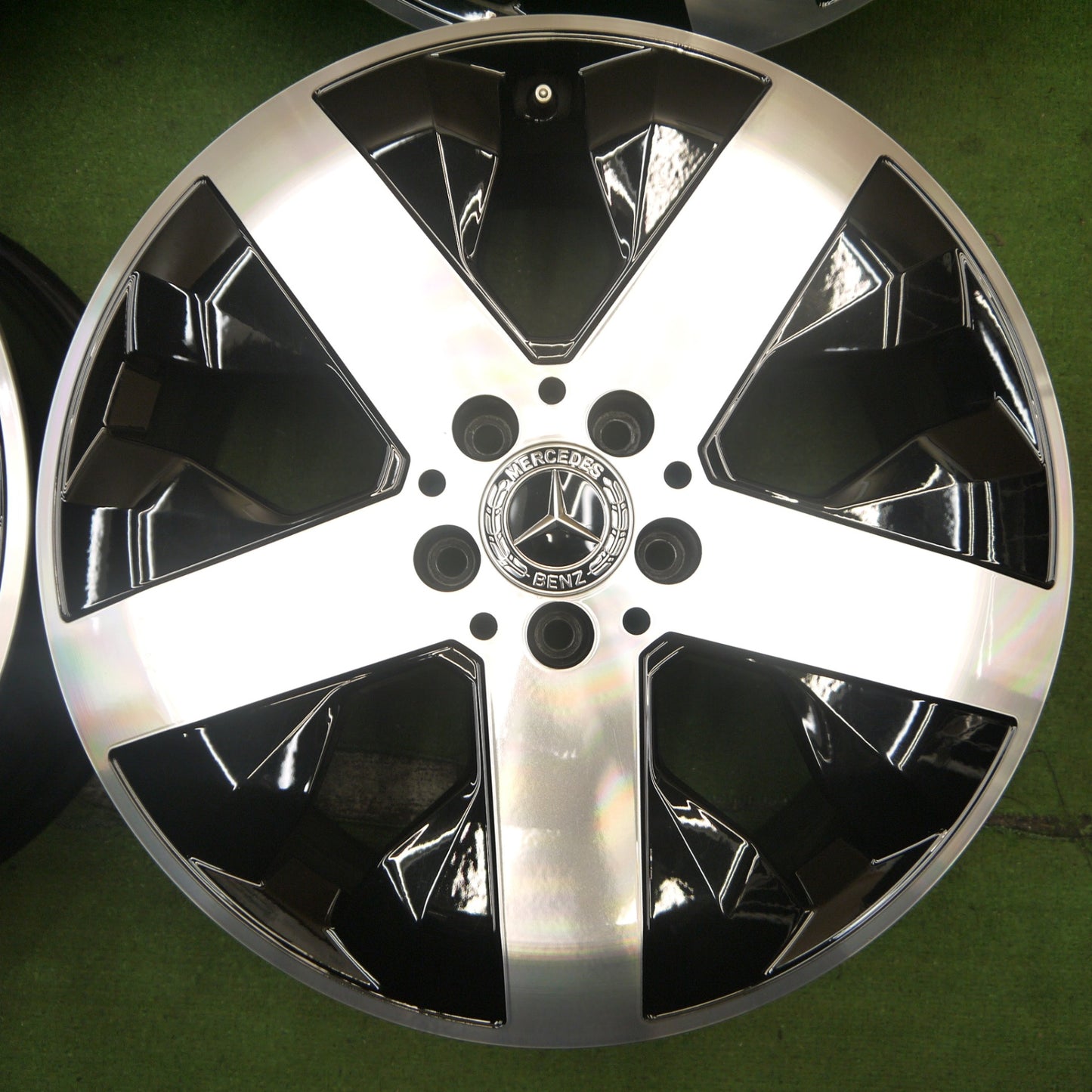 新車外し★ベンツ GLB クラス X247 純正 ホイール 18インチ 18×7.5J PCD112/5H★5061403KKホ