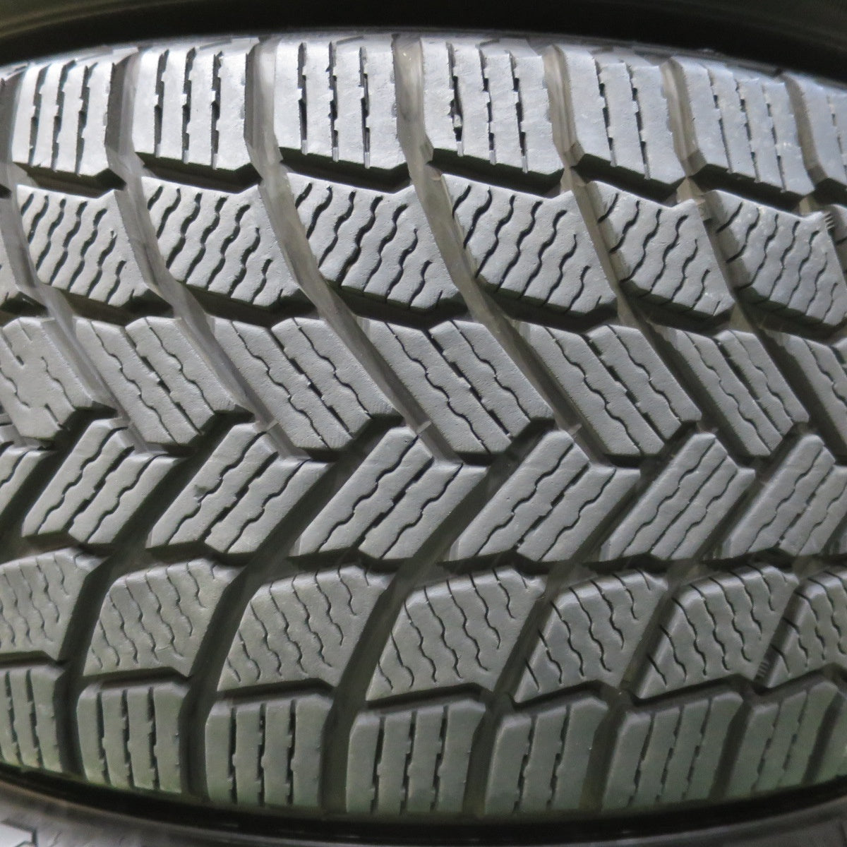 バリ溝！23年！9.5分★スタッドレス 225/50R17 ミシュラン X-ICE SNOW 17インチ アウディ A4 A5 ベンツ Cクラス BMW 3 4 シリーズ カムリ 等★5122611イスタ