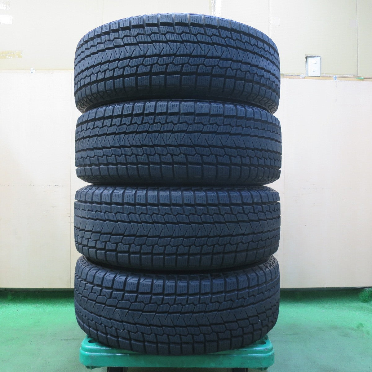 タイヤほぼ未使用！22年！キレイ★マツダ CX-60 純正 235/60R18 スタッドレス ヨコハマ アイスガード G075 18インチ CX60 PCD114.3/5H★5071005イス