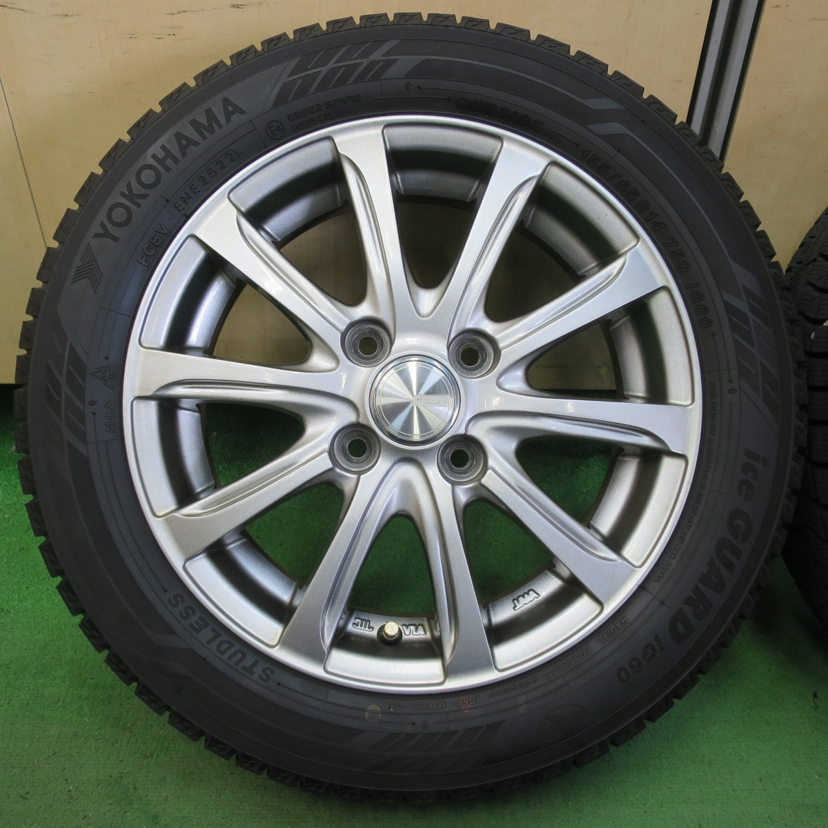 バリ溝！22年！キレイ！9.5分★スタッドレス 155/65R14 ヨコハマ アイスガード iG60 WEZEN 14インチ PCD100/4H★5051903イス
