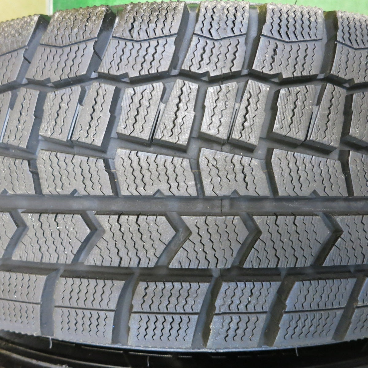 バリ溝！22年！キレイ！9.5分以上★プリウス 等 195/65R15 スタッドレス ダンロップ ウインターマックス WM02 VELVA CHARGE ヴェルヴァ 15インチ PCD100/5H★6012509HAス