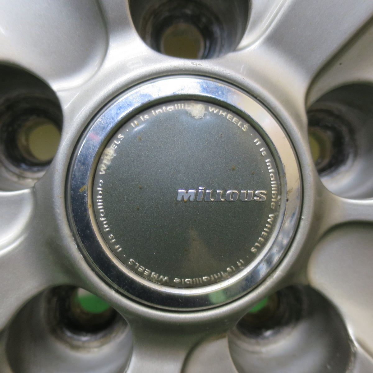 バリ溝！24年！9.5分以上★プリウス 等 195/65R15 スタッドレス ヨコハマ アイスガード iG60 MiLLOUS ミルアス 15インチ PCD100/5H★5110704イス