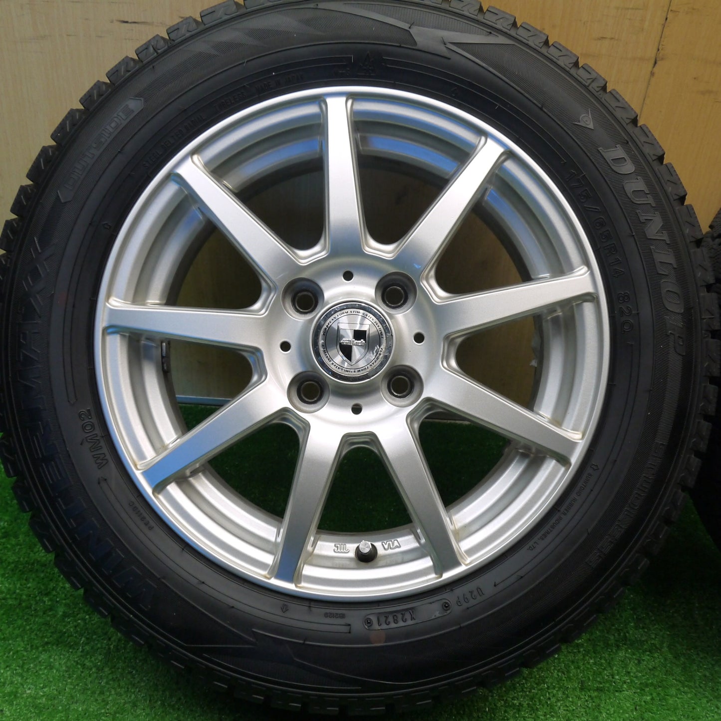 バリ溝！21年！キレイ！9.5分★スタッドレス 175/65R14 ダンロップ ウインターマックス WM02 GMach 14インチ PCD100/4H★5101704Hス