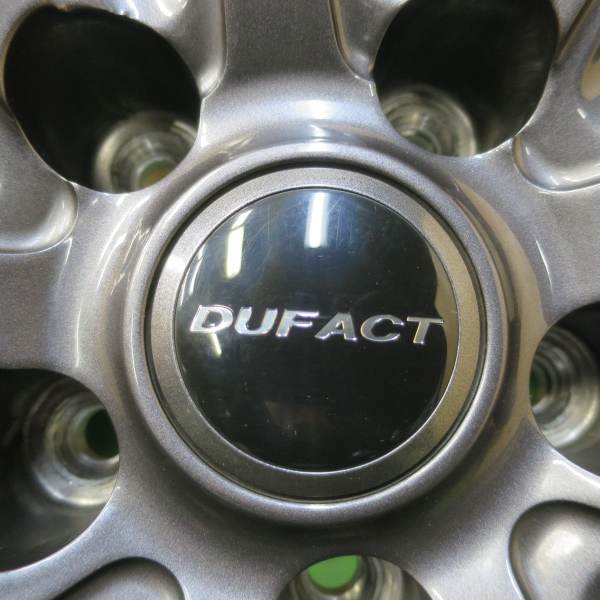 超バリ溝！22年！キレイ！ほぼ10分★スタッドレス 235/60R18 ダンロップ ウインターマックス SJ8 SJ8+ DUFACT デュファクト 18インチ PCD114.3/5H★6032702イス