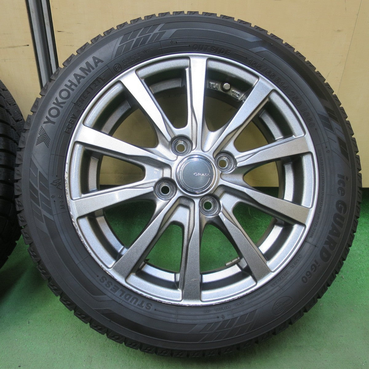 バリ溝！22年！キレイ！8.5分★スタッドレス 155/65R14 ヨコハマ アイスガード iG60 GRASS グラス 14インチ PCD100/4H★6051807イス
