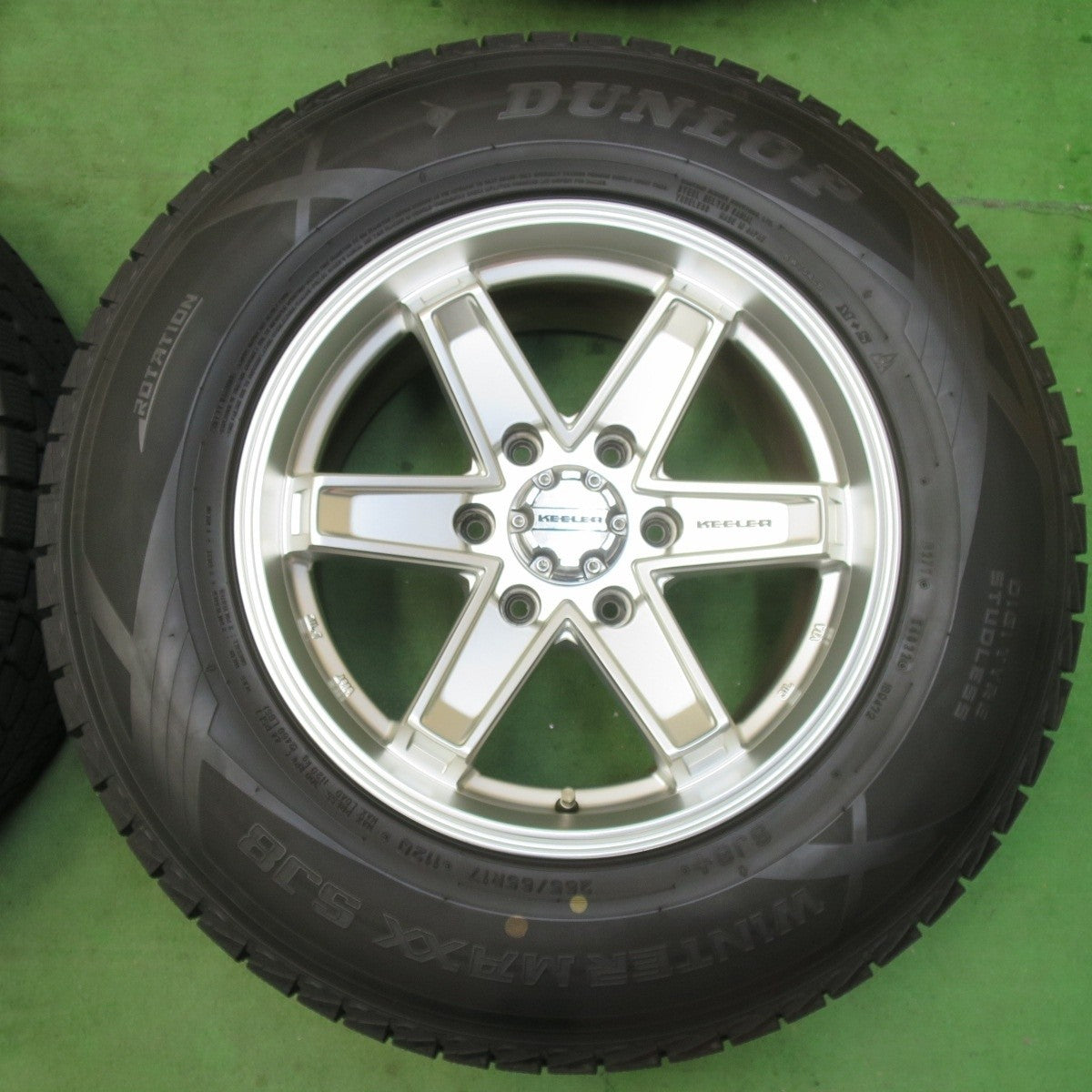 バリ溝！22年！キレイ！9.5分★KEELER 265/65R17 スタッドレス ダンロップ ウインターマックス SJ8 キーラー 17インチ PCD139.7/6H★5022303IMス