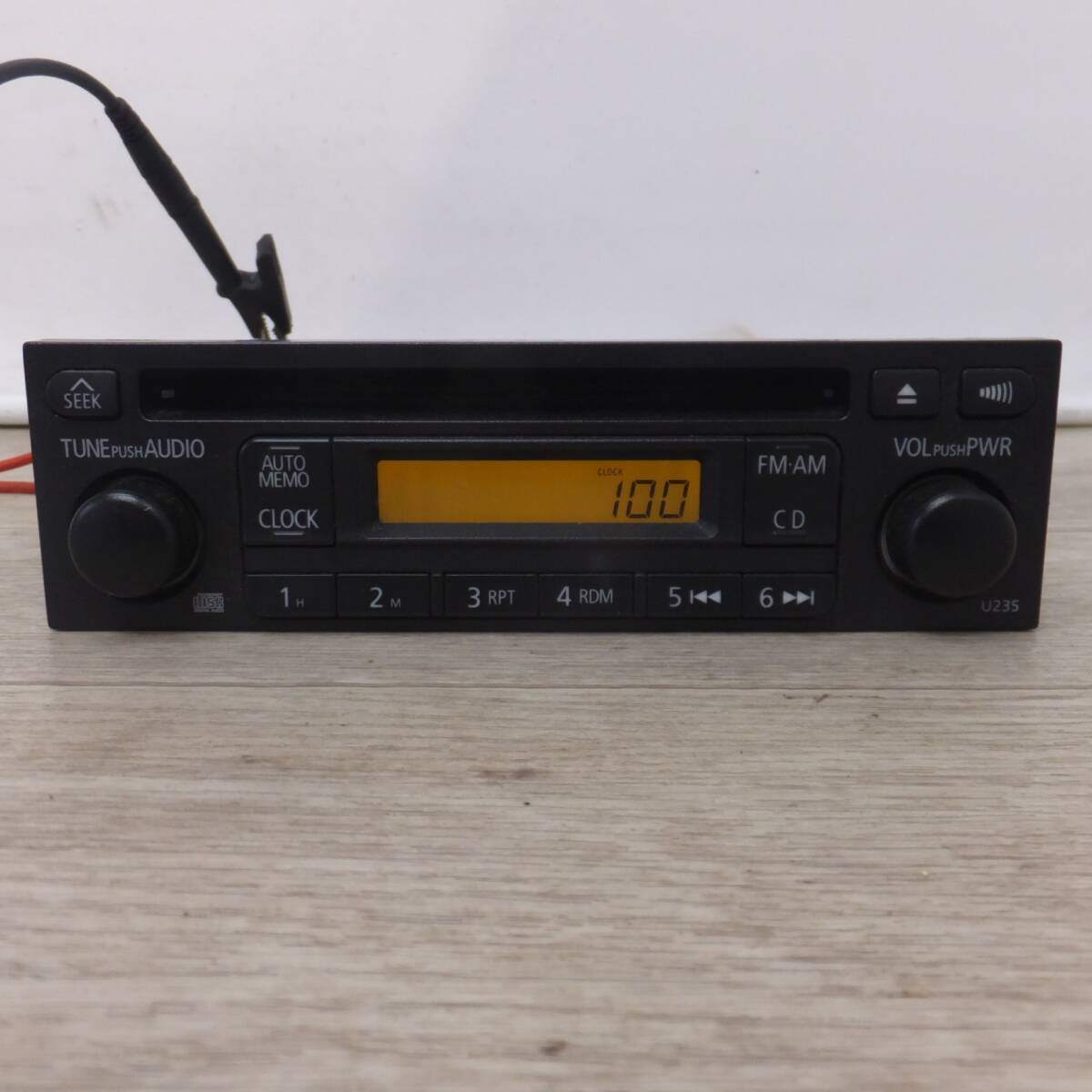 [送料無料] ジャンク★三菱 MITSUBISHI 純正 カーオーディオ CDプレーヤー U235 8701A124 DY-1MJ8-T★