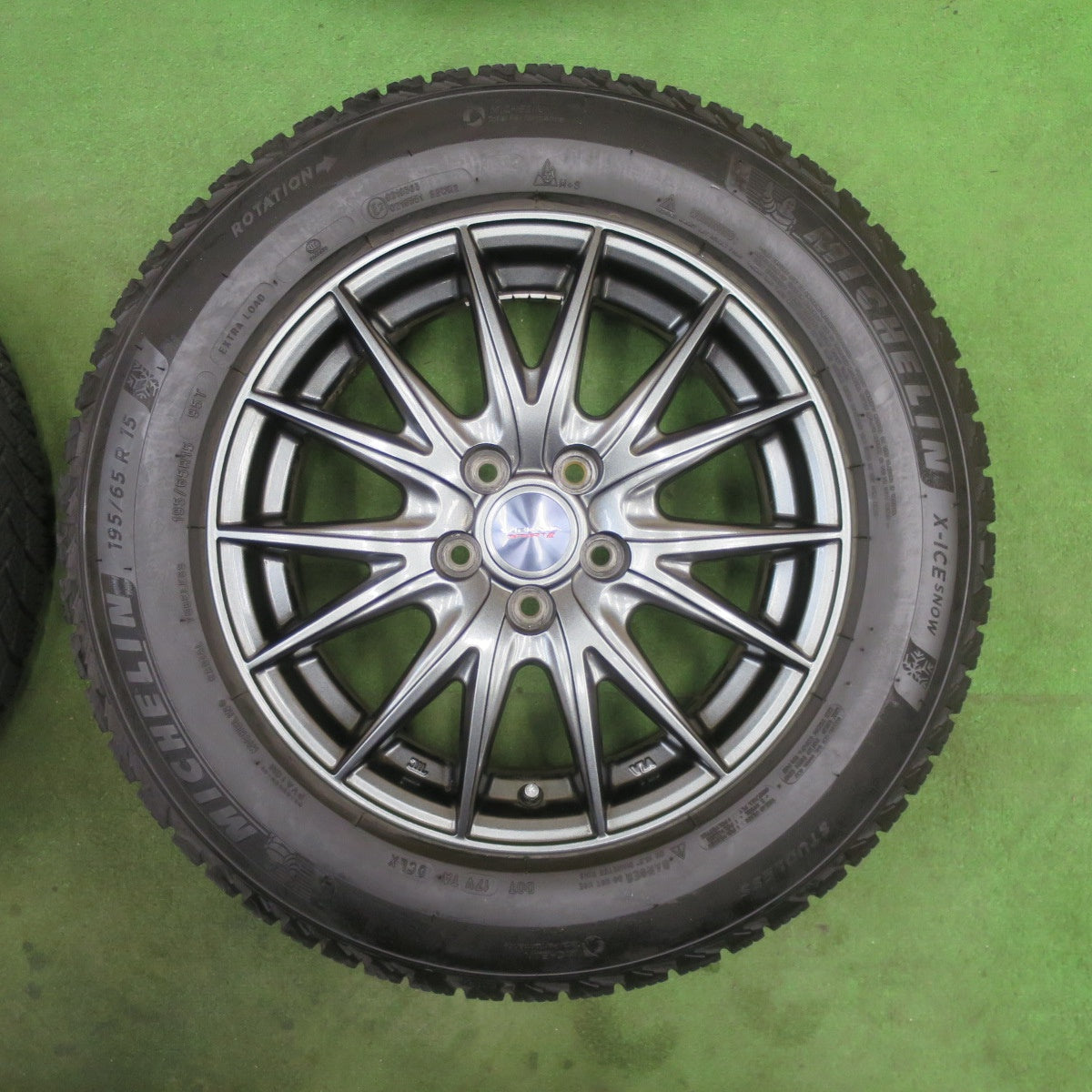 バリ溝！24年！キレイ！ほぼ10分★プリウス 等 195/65R15 スタッドレス ミシュラン X-ICE SNOW VELVA SPORTZ ヴェルヴァ 15インチ PCD100/5H★6021905TTス