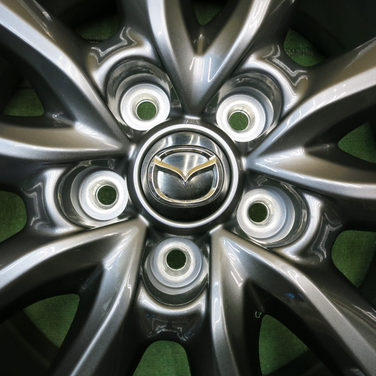 新車外し★マツダ 3 ファストバック 純正 ホイール 18インチ 18×7J PCD114.3/5H★5060703HAホ