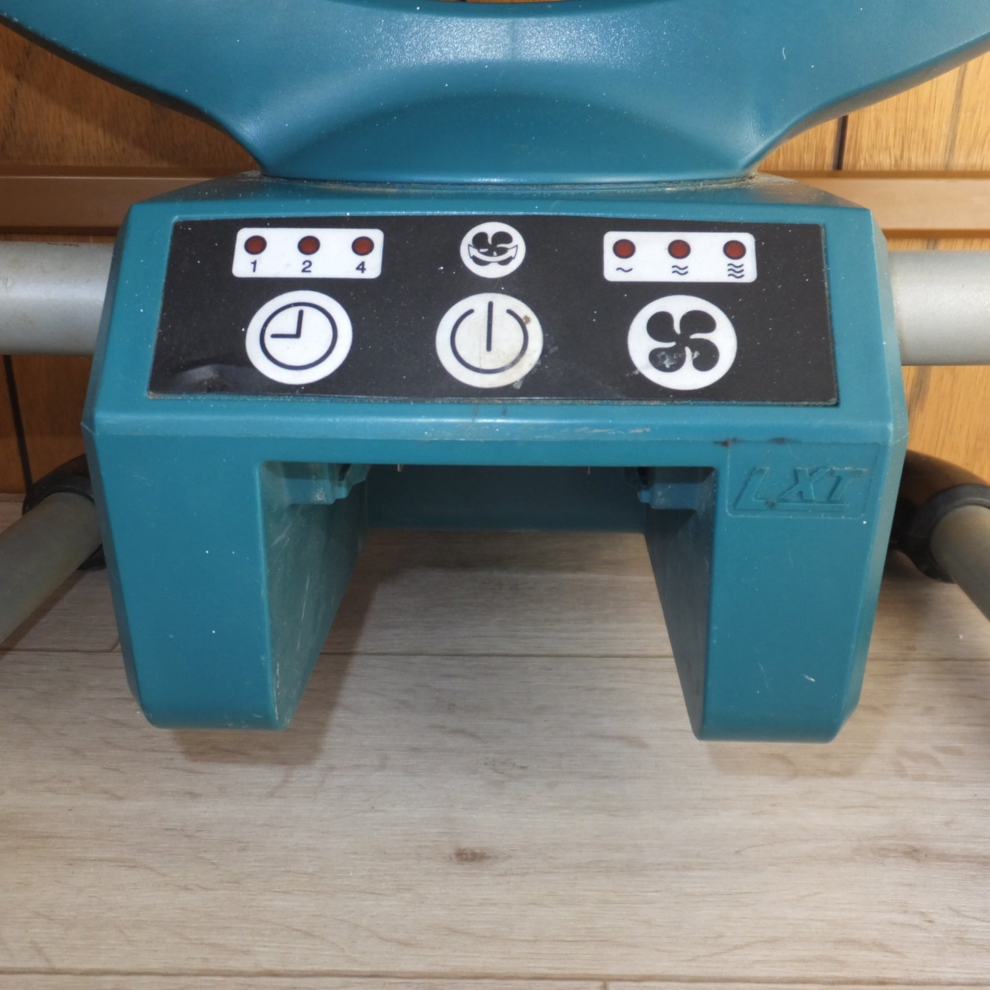 [送料無料] ★マキタ makita 充電式産業扇 CF300D 14.4V/18V　本体のみ★