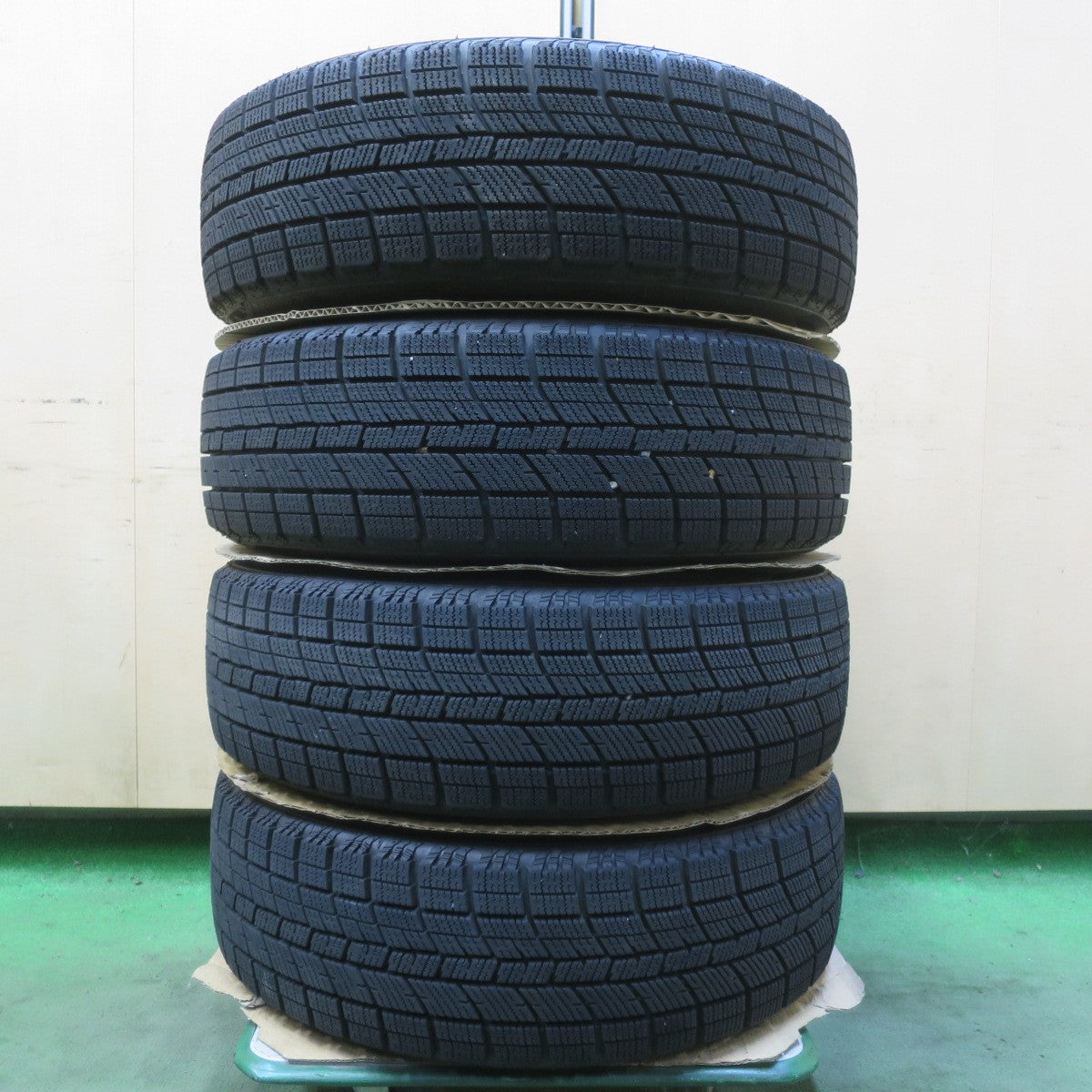 バリ溝！24年！9.5分以上◎スタッドレス 175/60R16 ナンカン アイス アクティバ AW-1 SCHNEIDER シュナイダー 16インチ PCD114.3/5H◎6072704イス