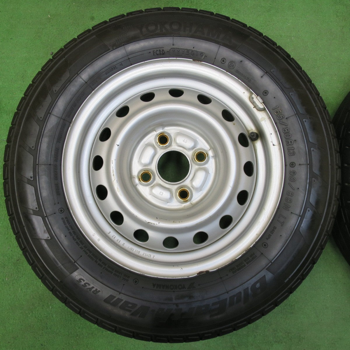 [送料無料] バリ溝！20年！9分★165/80R13 90/88N ヨコハマ BluEarth-Van RY55 スチール 13インチ PCD100/4H★4111103イノ