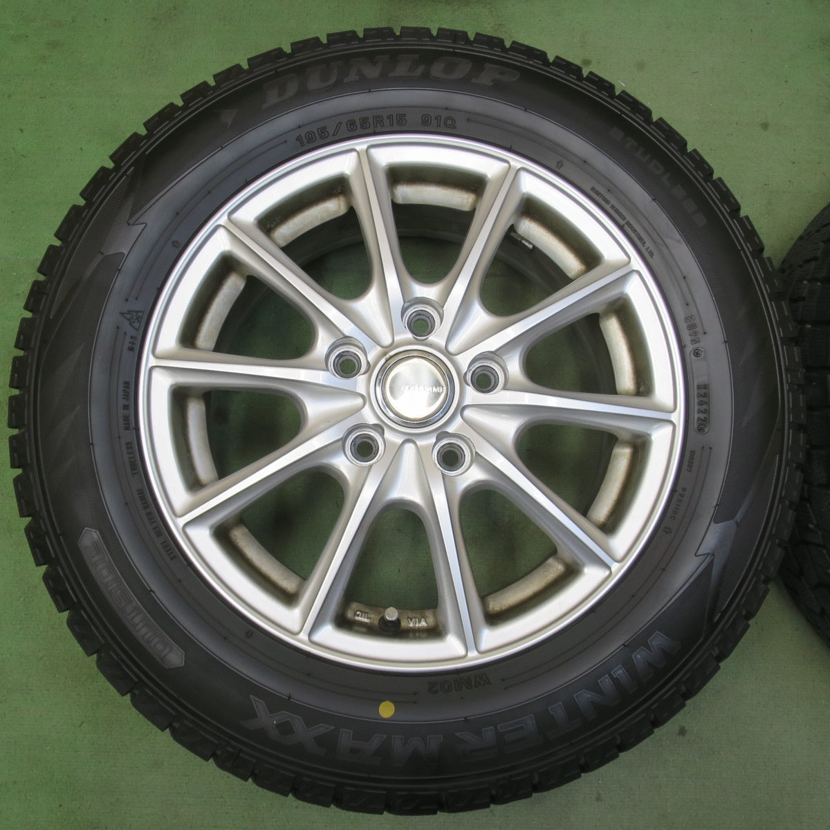 バリ溝！22年！9分★スタッドレス 195/65R15 ダンロップ ウインターマックス WM02 ECO FORME エコフォルム 15インチ PCD114.3/5H★6051804イス
