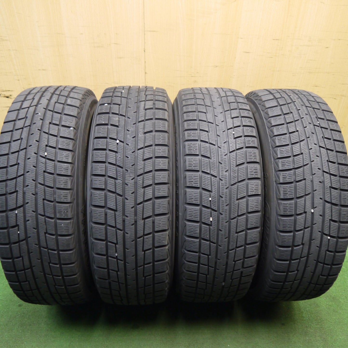 バリ溝！22年！9.5分★スタッドレス 215/65R16 ヨコハマ アイスガード iG52C Stranger ストレンジャー 16インチ PCD114.3/5H★5050705Hス