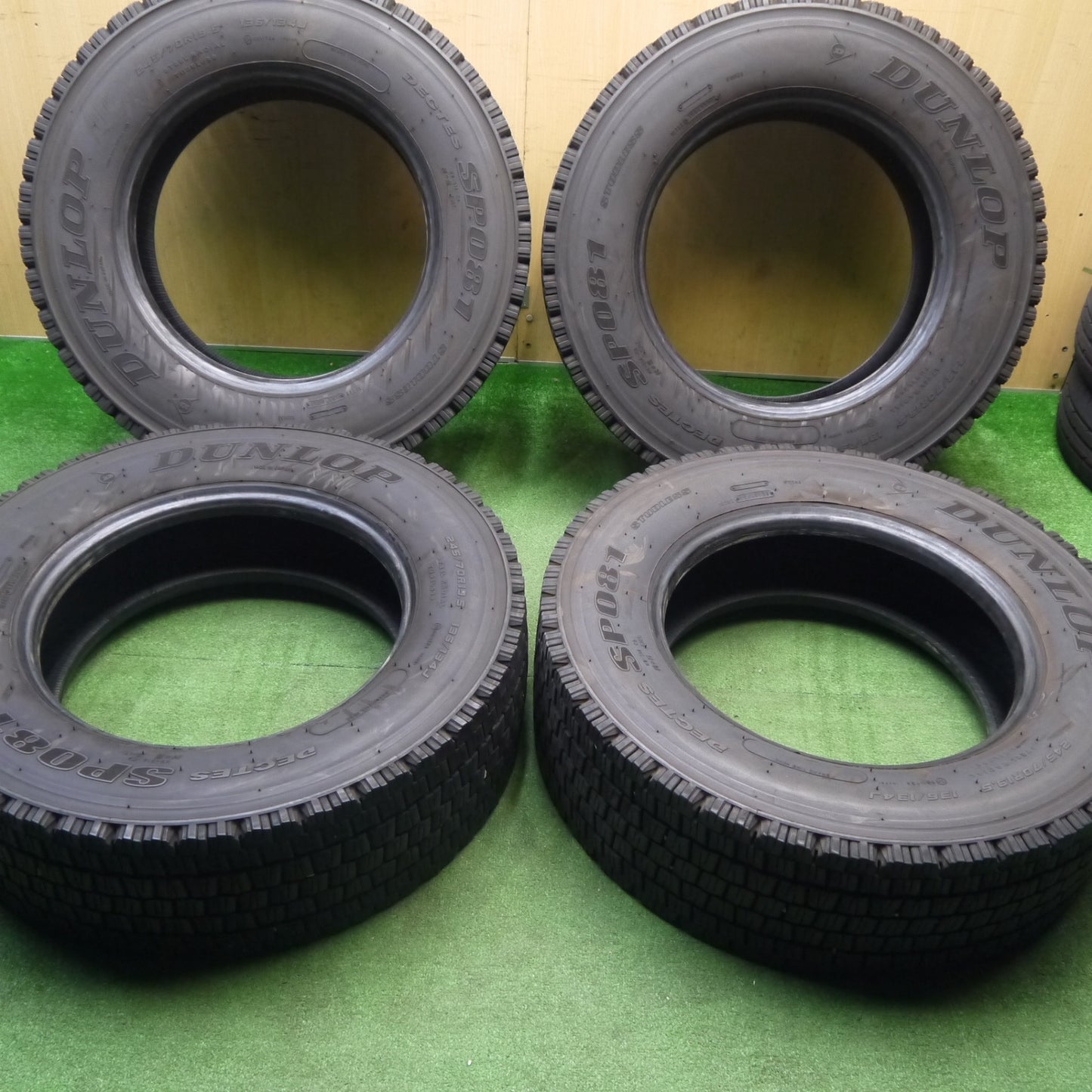 4本価格！24年★トラック タイヤ 245/70R19.5 136/134J スタッドレス ダンロップ デクテス SP081 DECTES 19.5インチ★5122304Hスタ