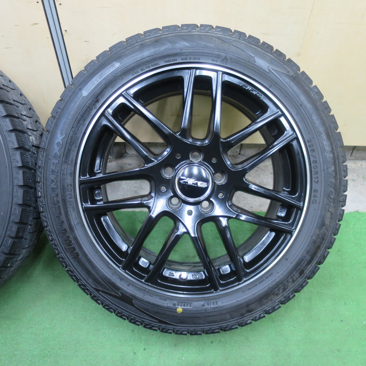 バリ溝！8.5分★ベンツ 等 EURO AFG 225/50R17 スタッドレス ダンロップ ウインターマックス WM02 17インチ ユーロ PCD112/5H★6022306TTス