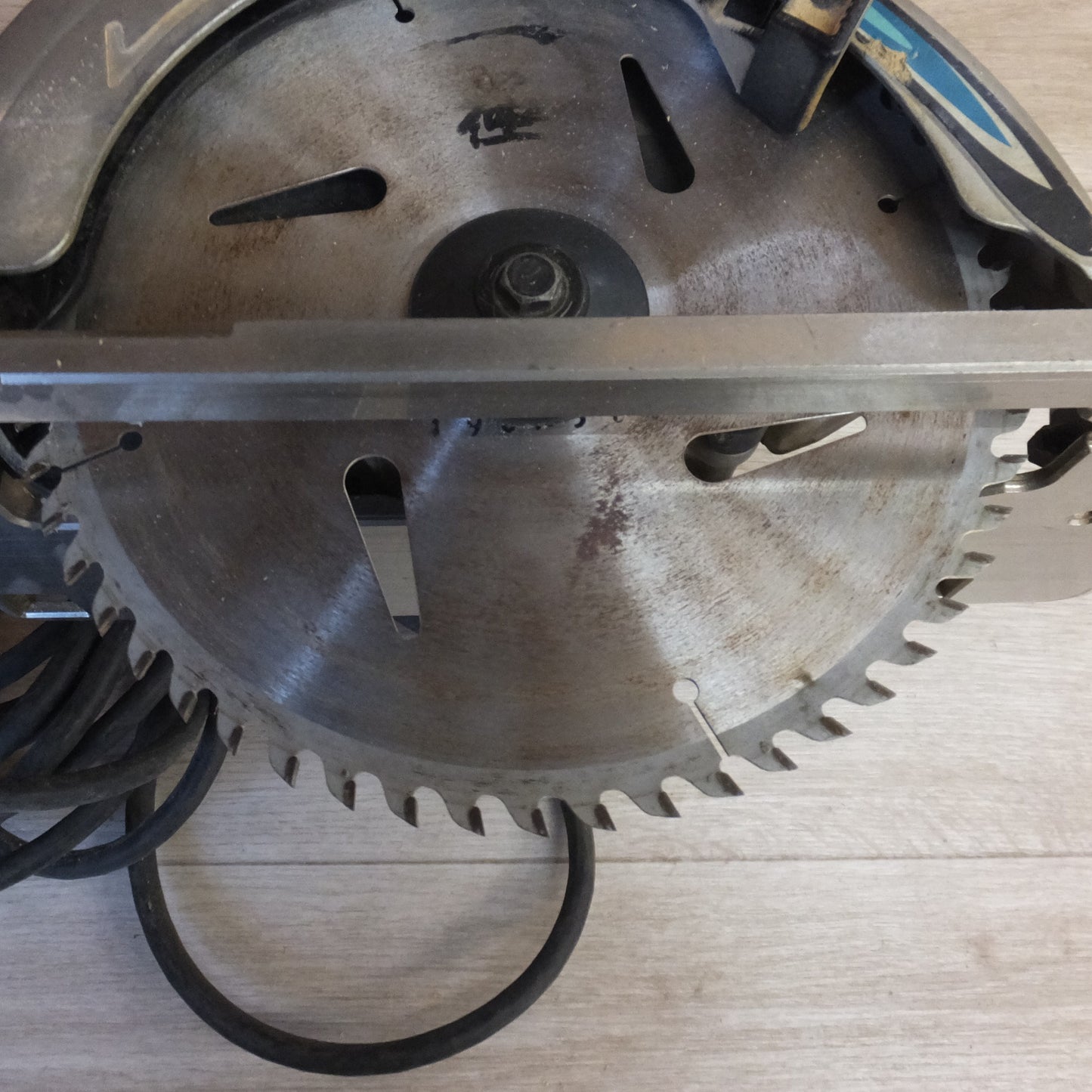 [送料無料] ★マキタ makita 190mm マルノコ 5835BA　180～190mm　100V 11A 50-60Hz 1050W　木工用 超硬丸ノコ★