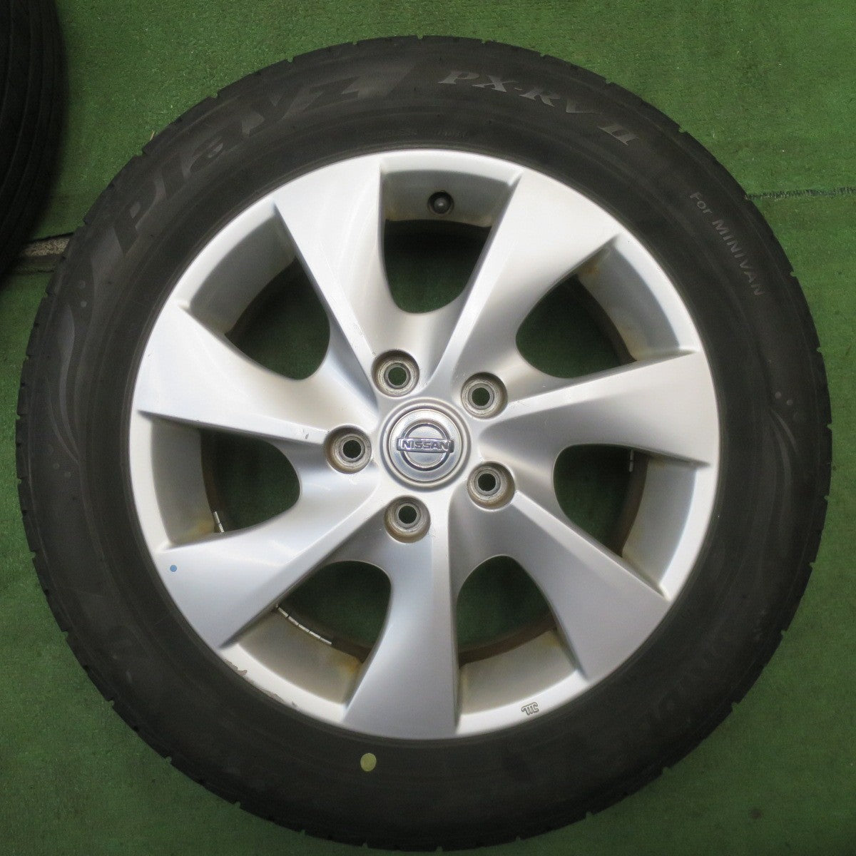 バリ溝！24年！9.5分◎日産 C26 セレナ 純正 195/60R16 ブリヂストン プレイズ PX-RV2 16インチ PCD114.3/5H◎6072402NJノ