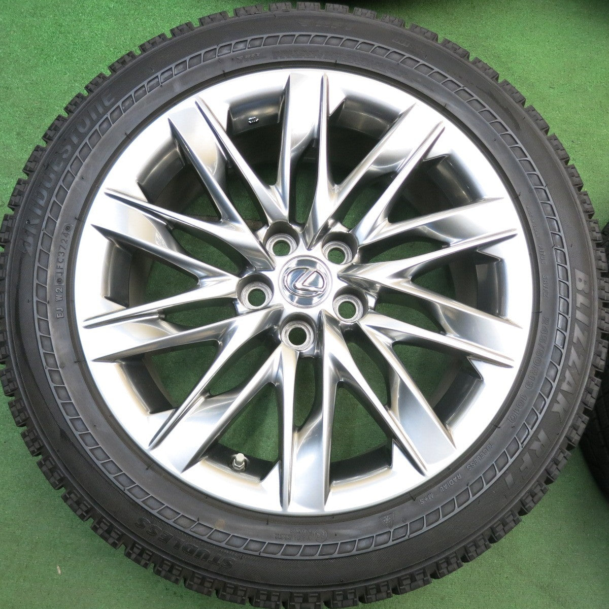 センサー付！バリ溝！24年！キレイ！9.5分★レクサス LS バージョンL 純正 245/50R19 スタッドレス ブリヂストン ブリザック RFT 19インチ PCD120/5H★6050305HAス