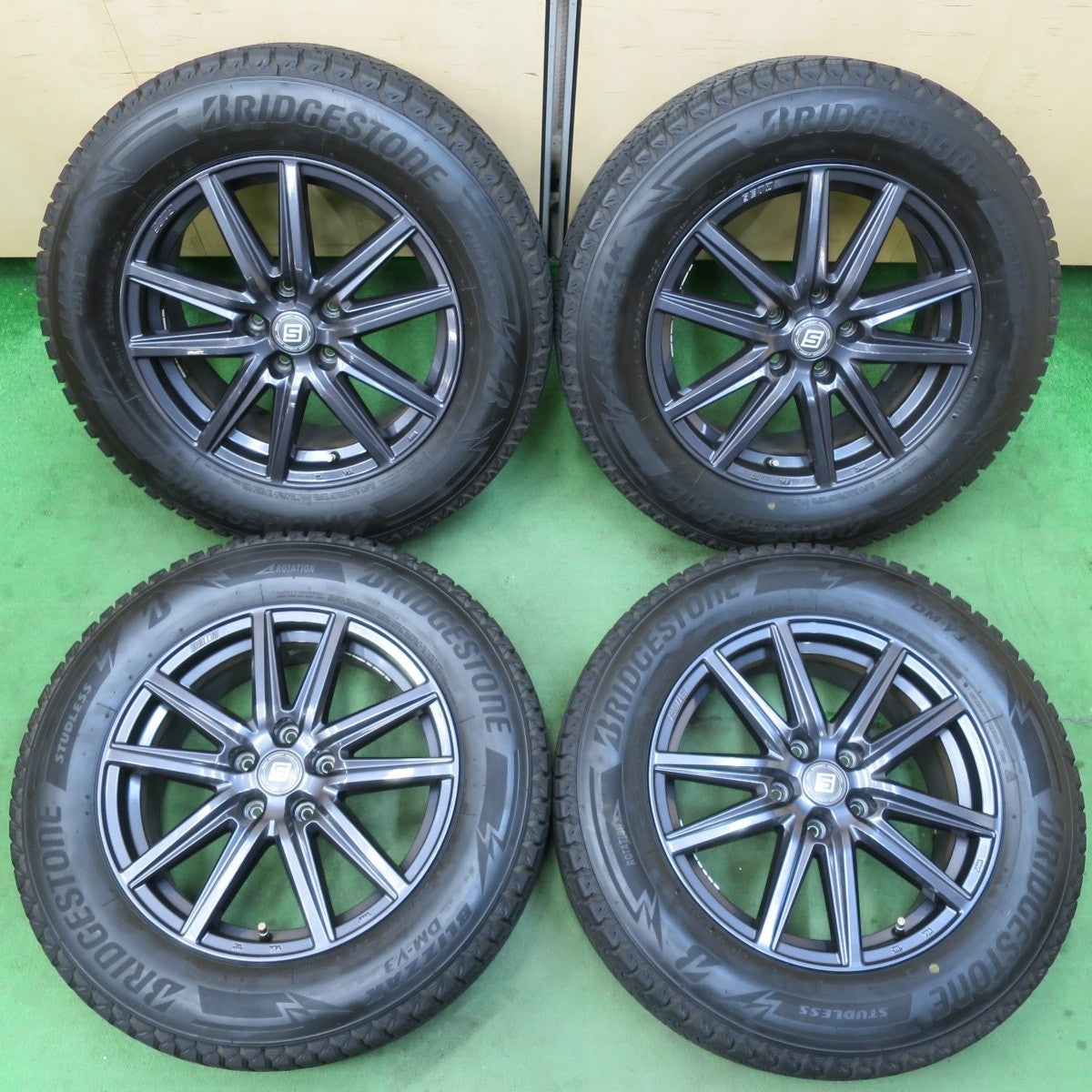 バリ溝！21年！キレイ！9分★スタッドレス 225/65R17 ブリヂストン ブリザック DM-V3 SEIN ザイン 17インチ PCD114.3/5H★5022408イス
